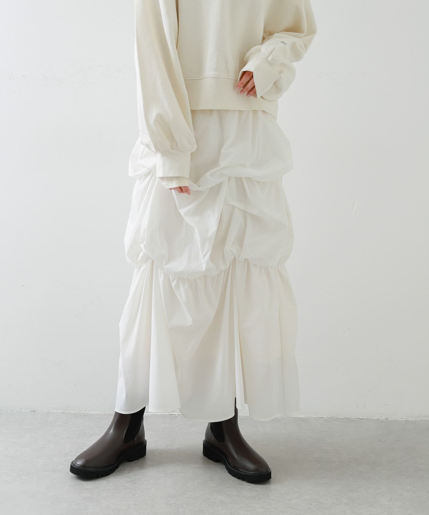 OFF WHITE