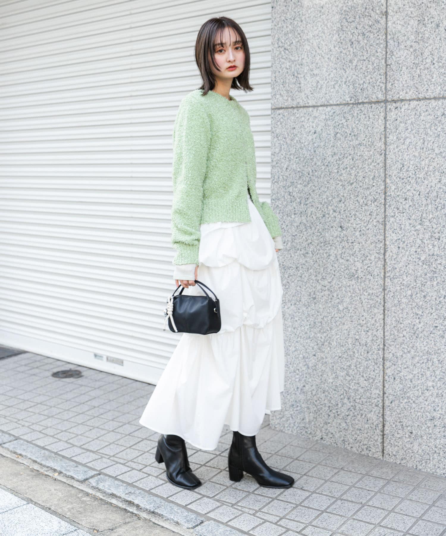 OFF WHITE