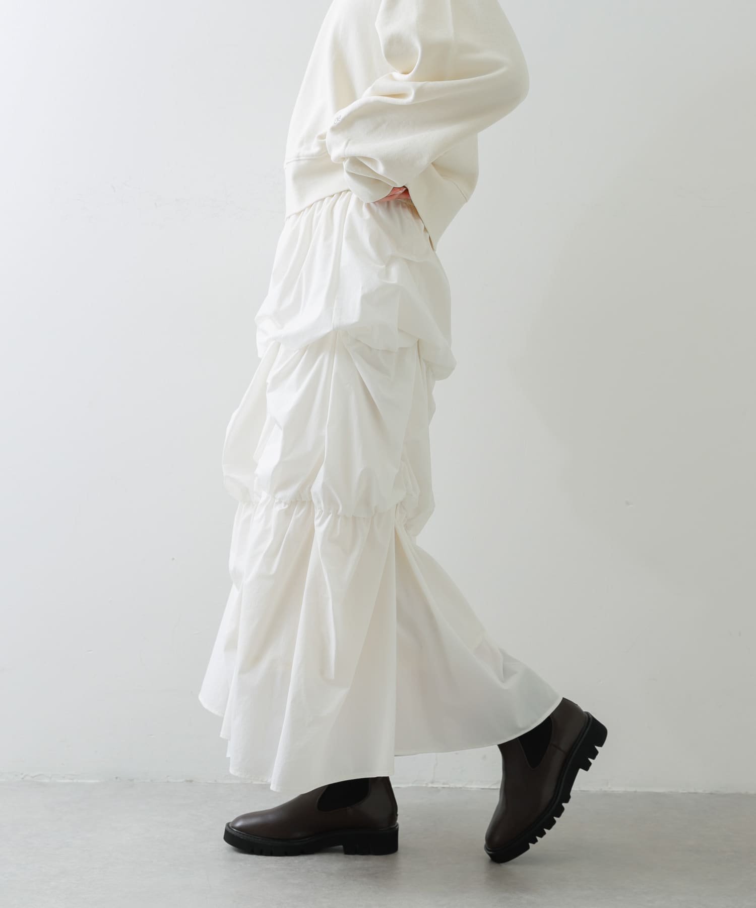OFF WHITE