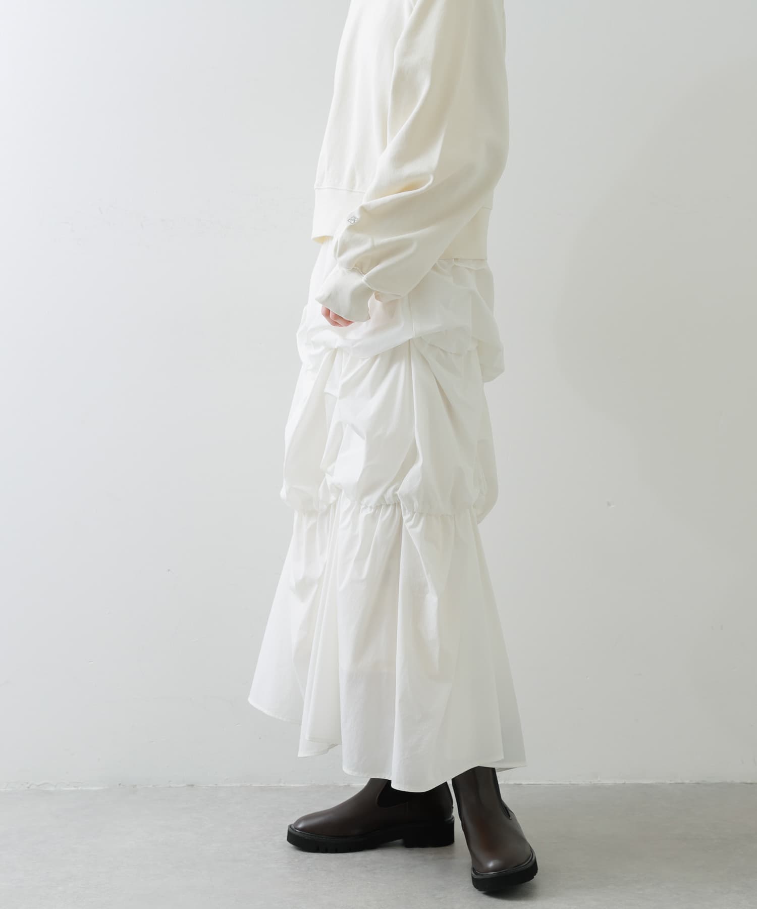 OFF WHITE