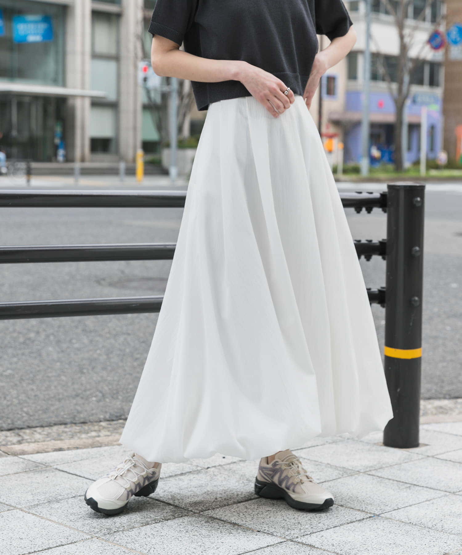 OFF WHITE