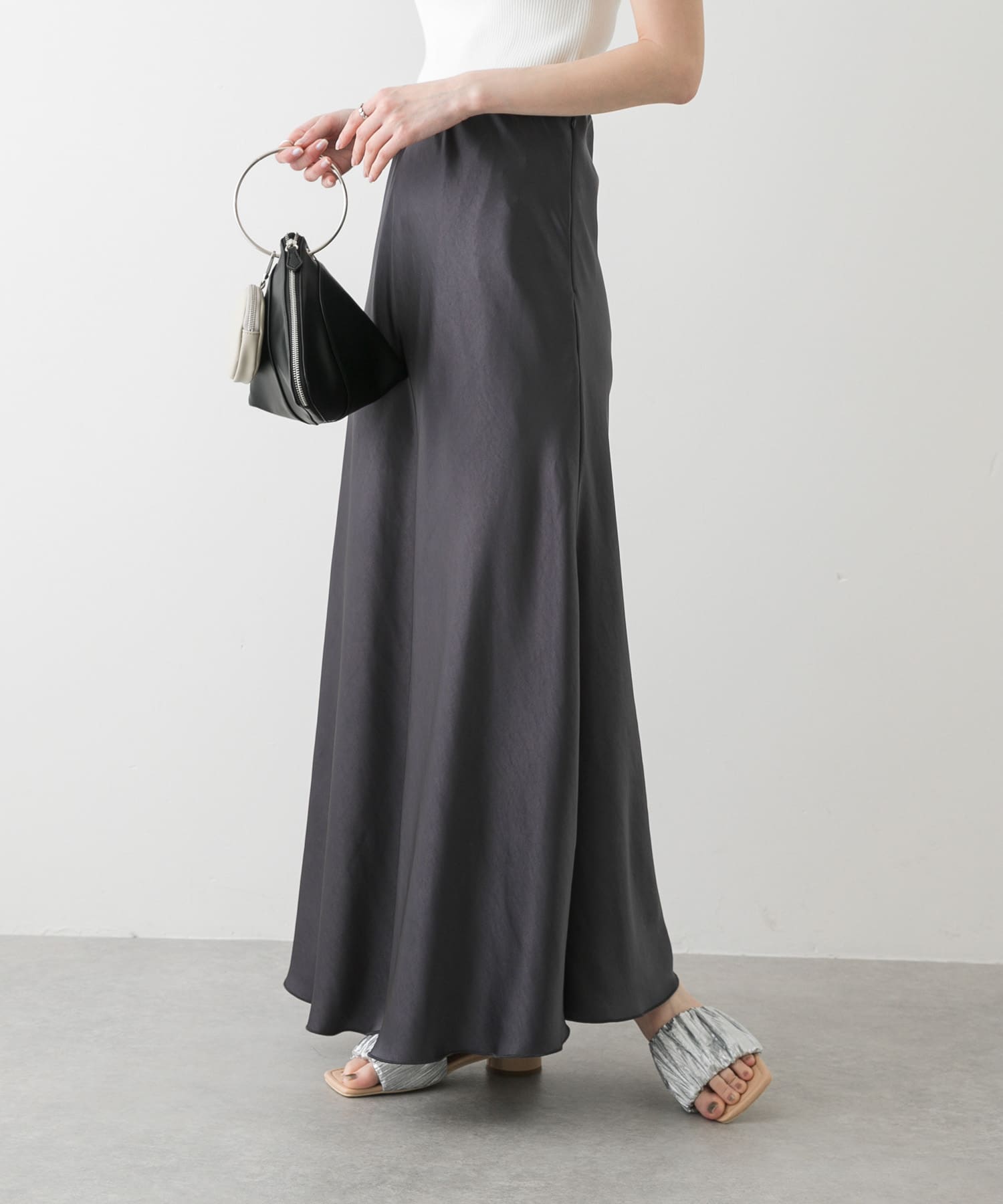 『一部WEB限定カラー』ナローサテンスカート