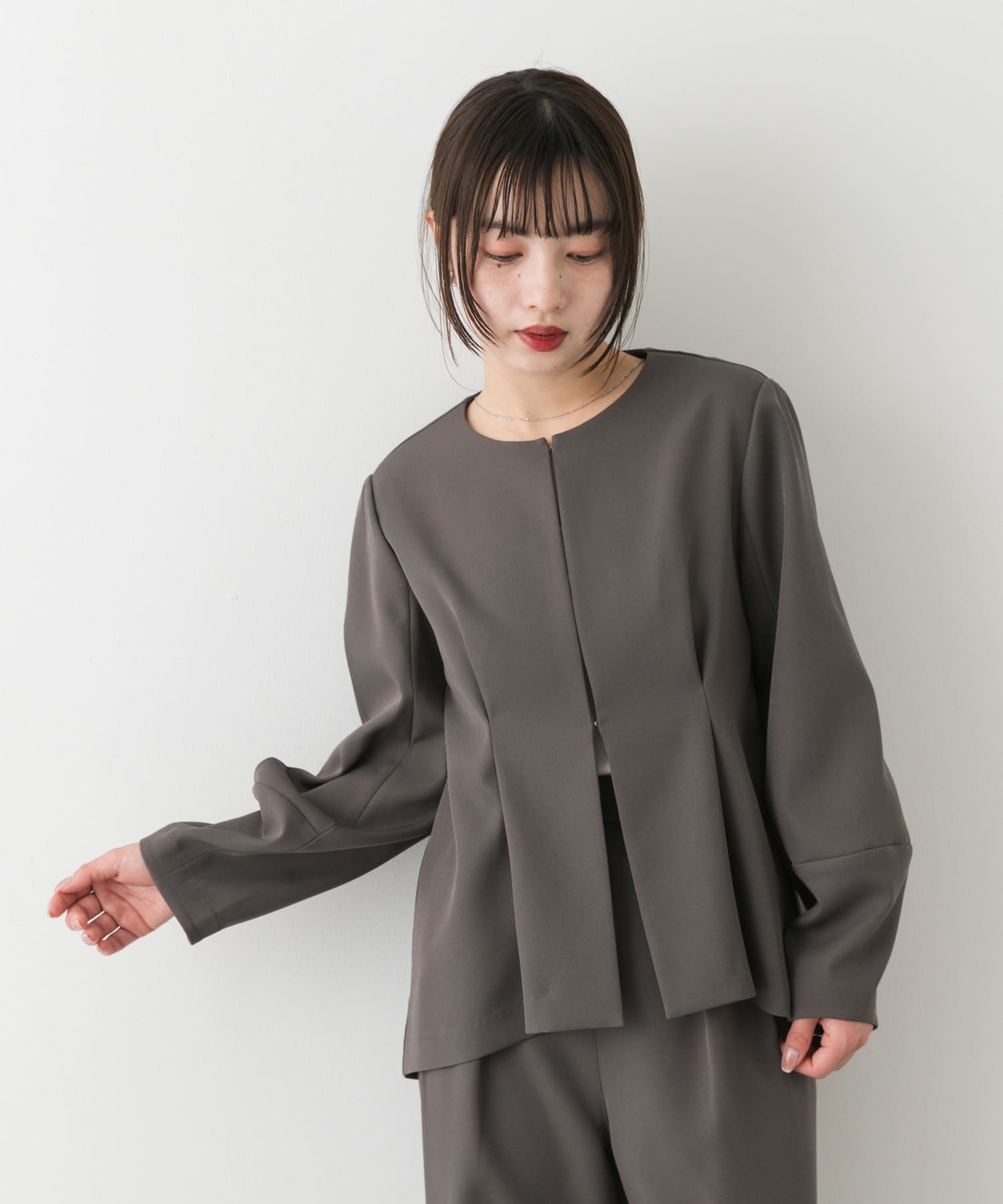 GRAY