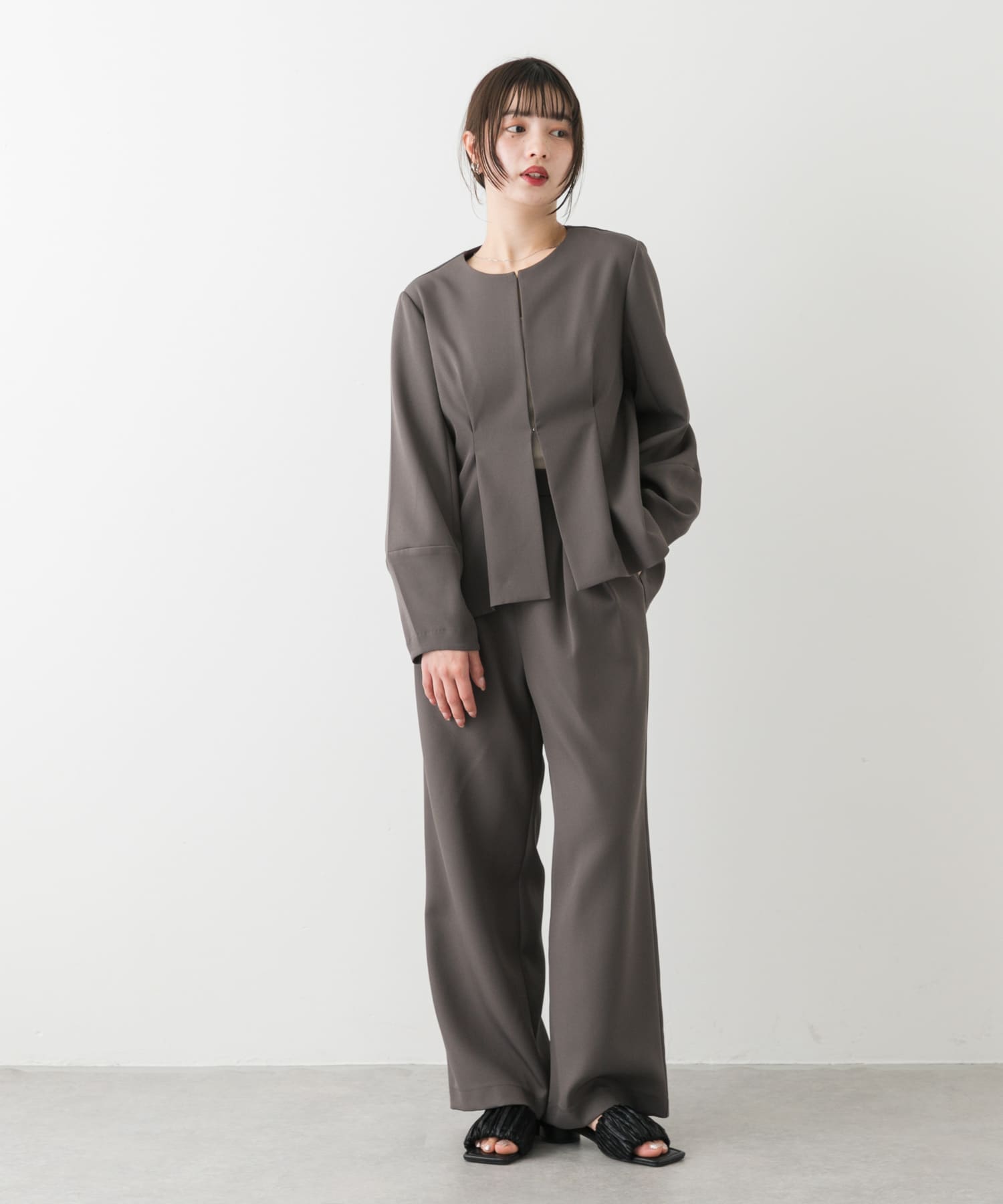 GRAY