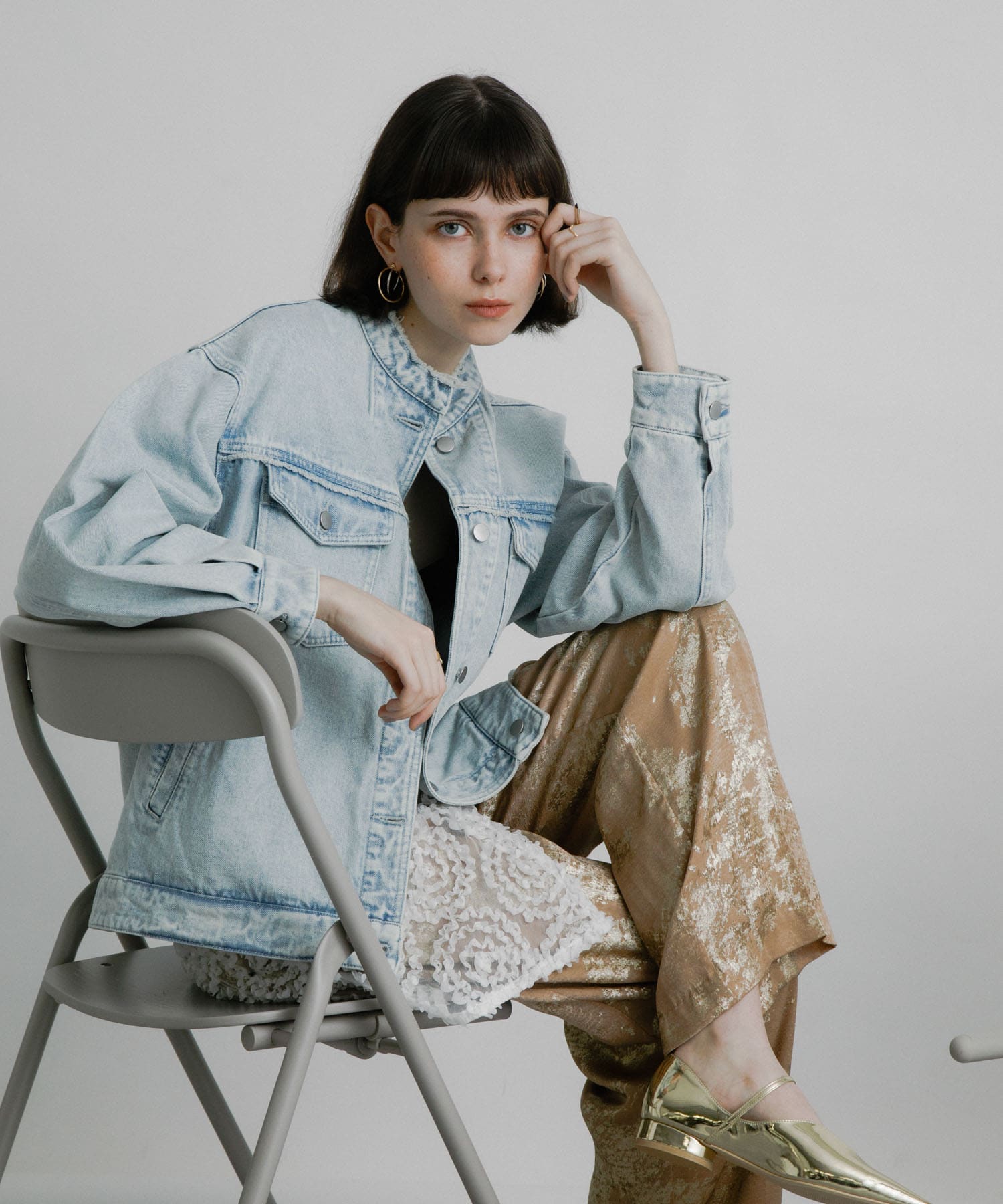 ルーズノーカラーデニムジャケット