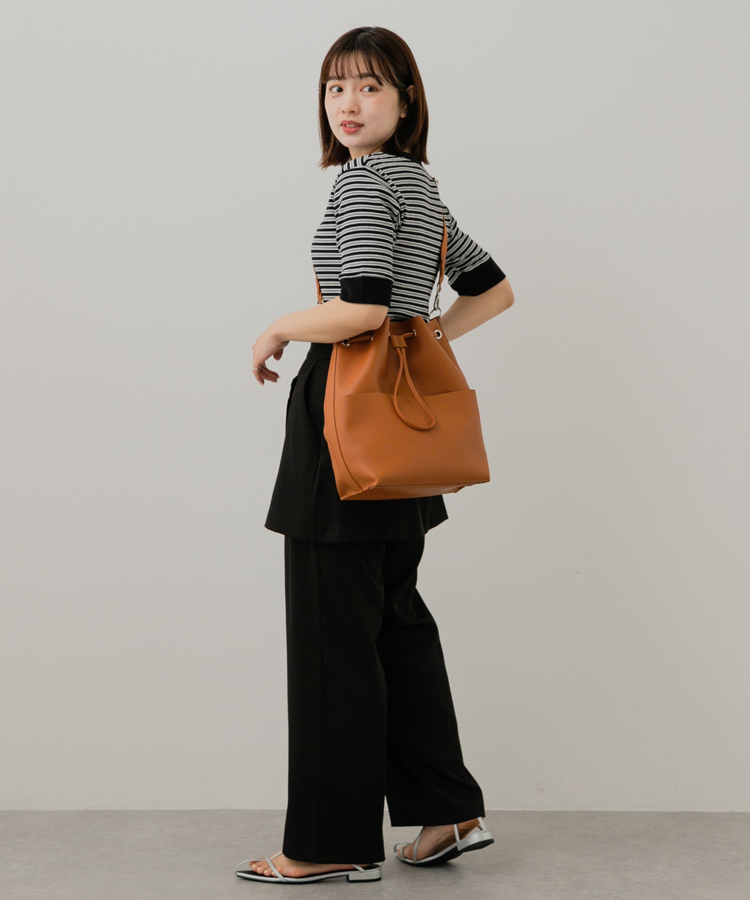 アウトポケットバケットバッグ BROWN one