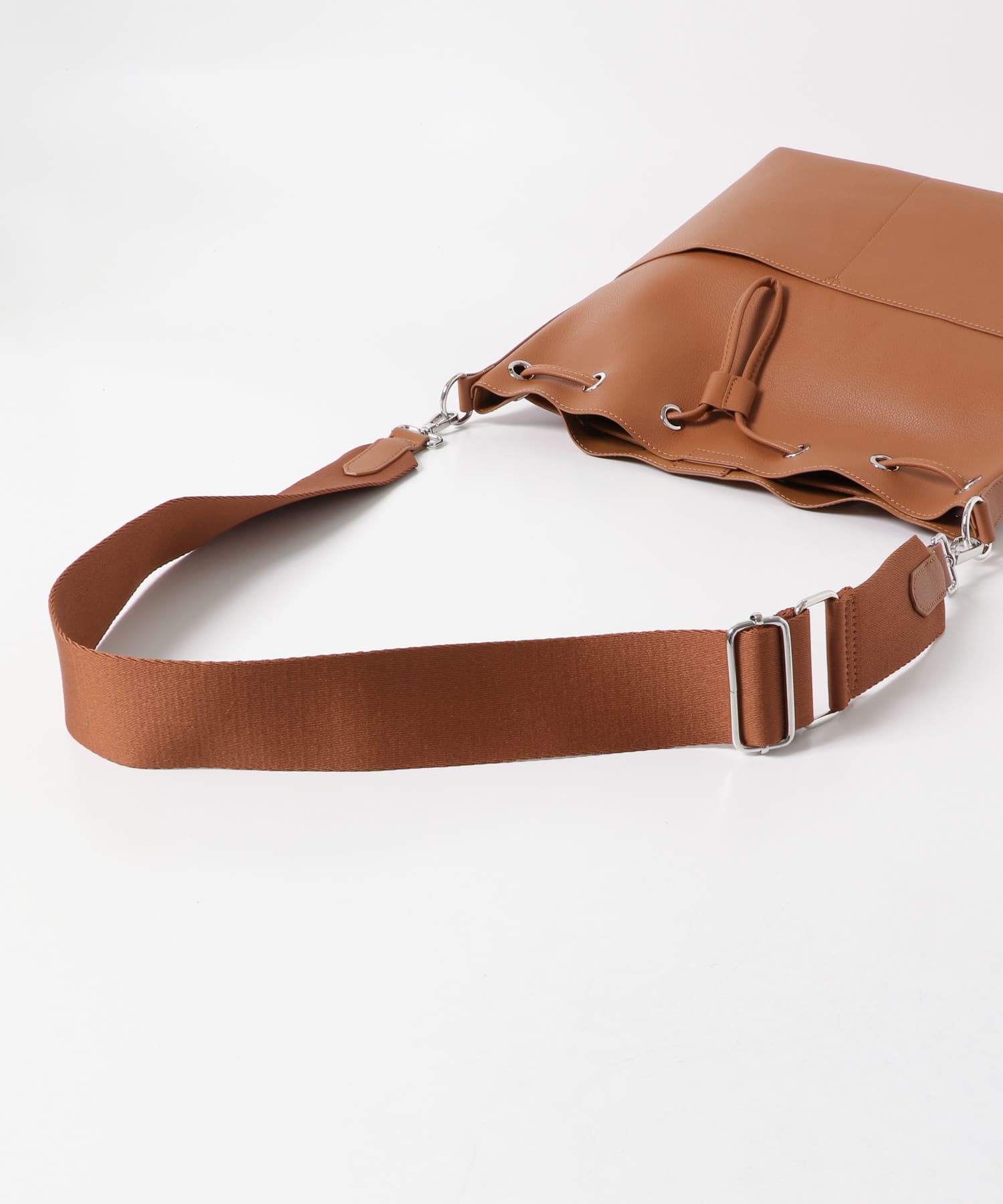 アウトポケットバケットバッグ BROWN one
