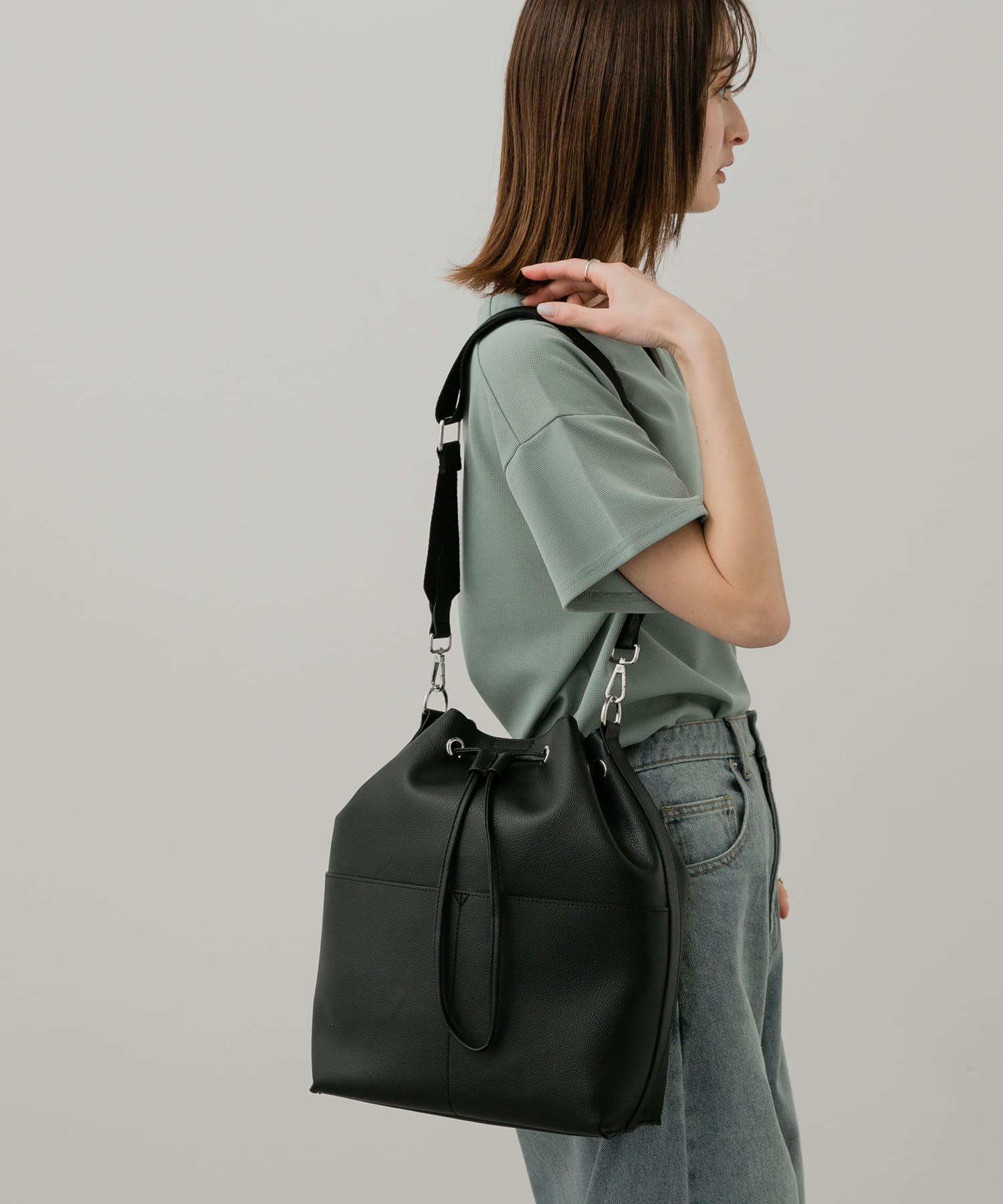 アウトポケットバケットバッグ BLACK one