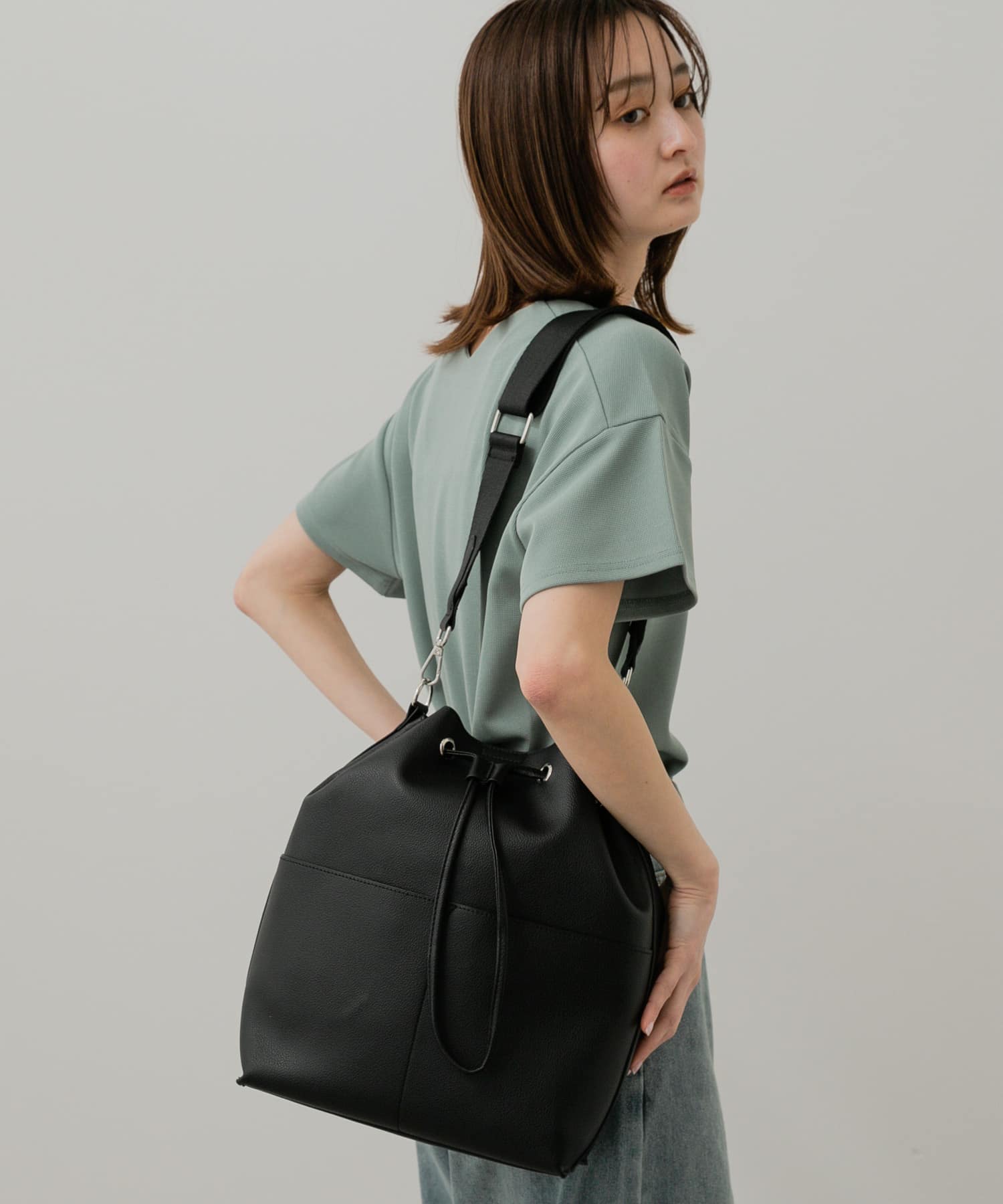 アウトポケットバケットバッグ BLACK one