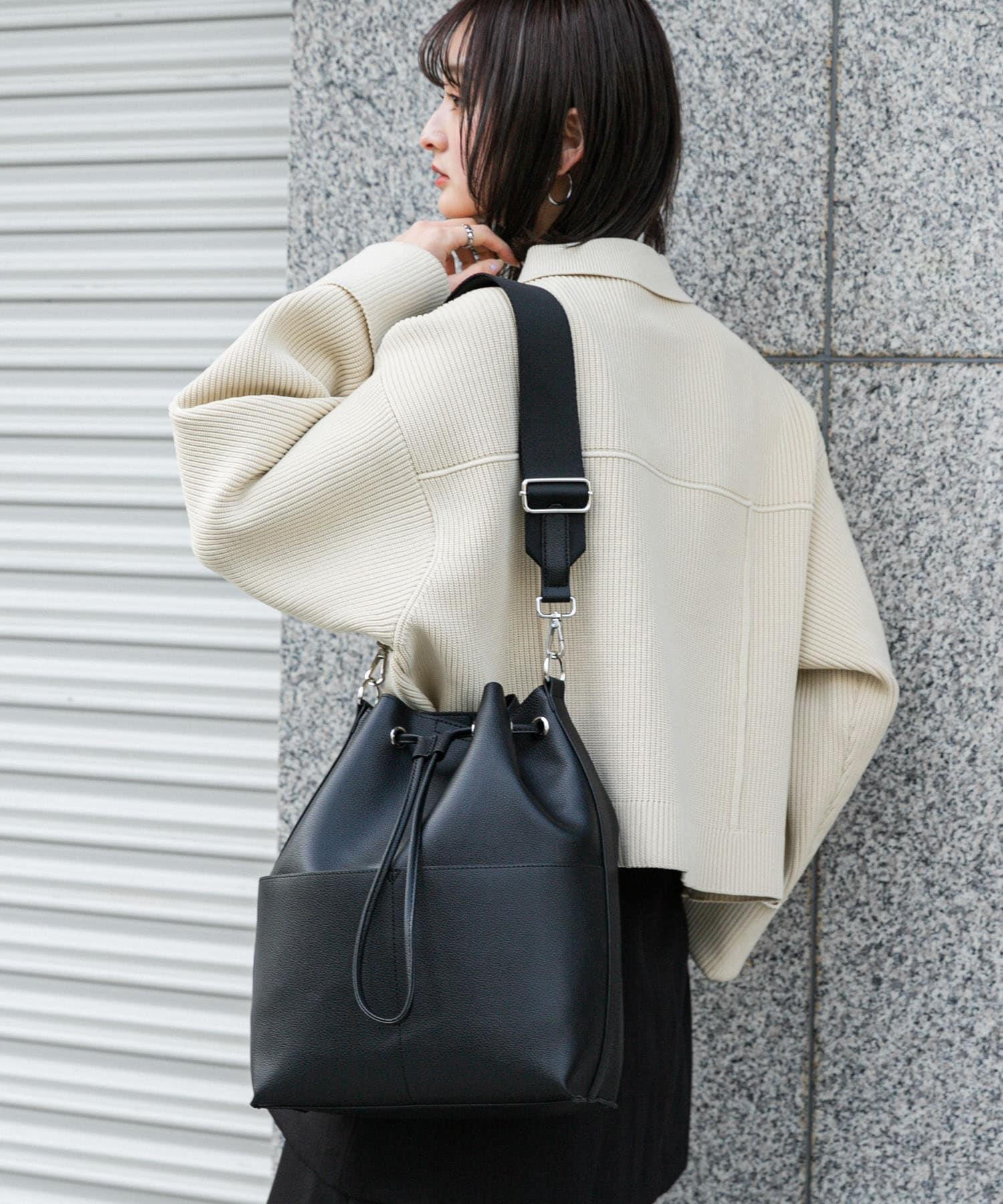 アウトポケットバケットバッグ BLACK one