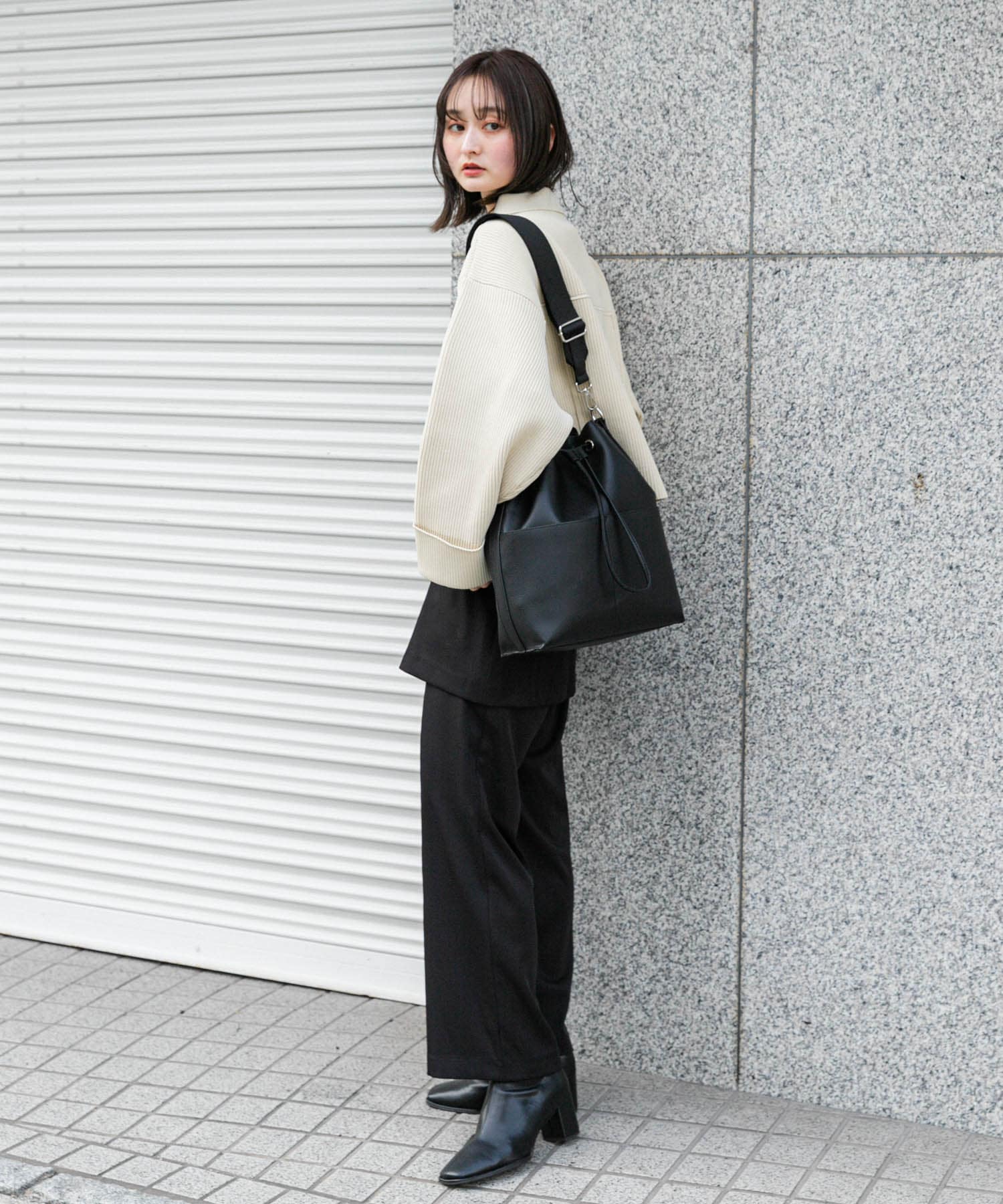 アウトポケットバケットバッグ BLACK one