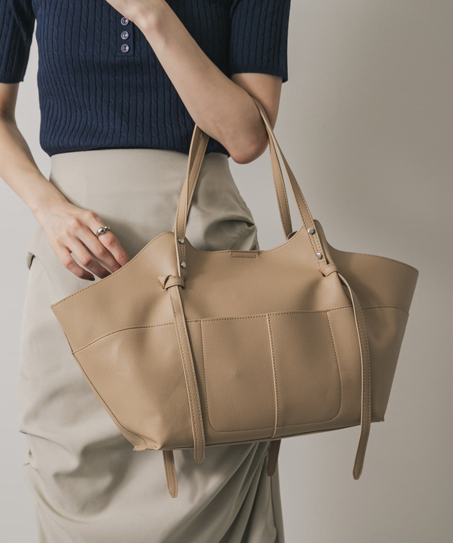 アウトポケットトートバッグ BEIGE one