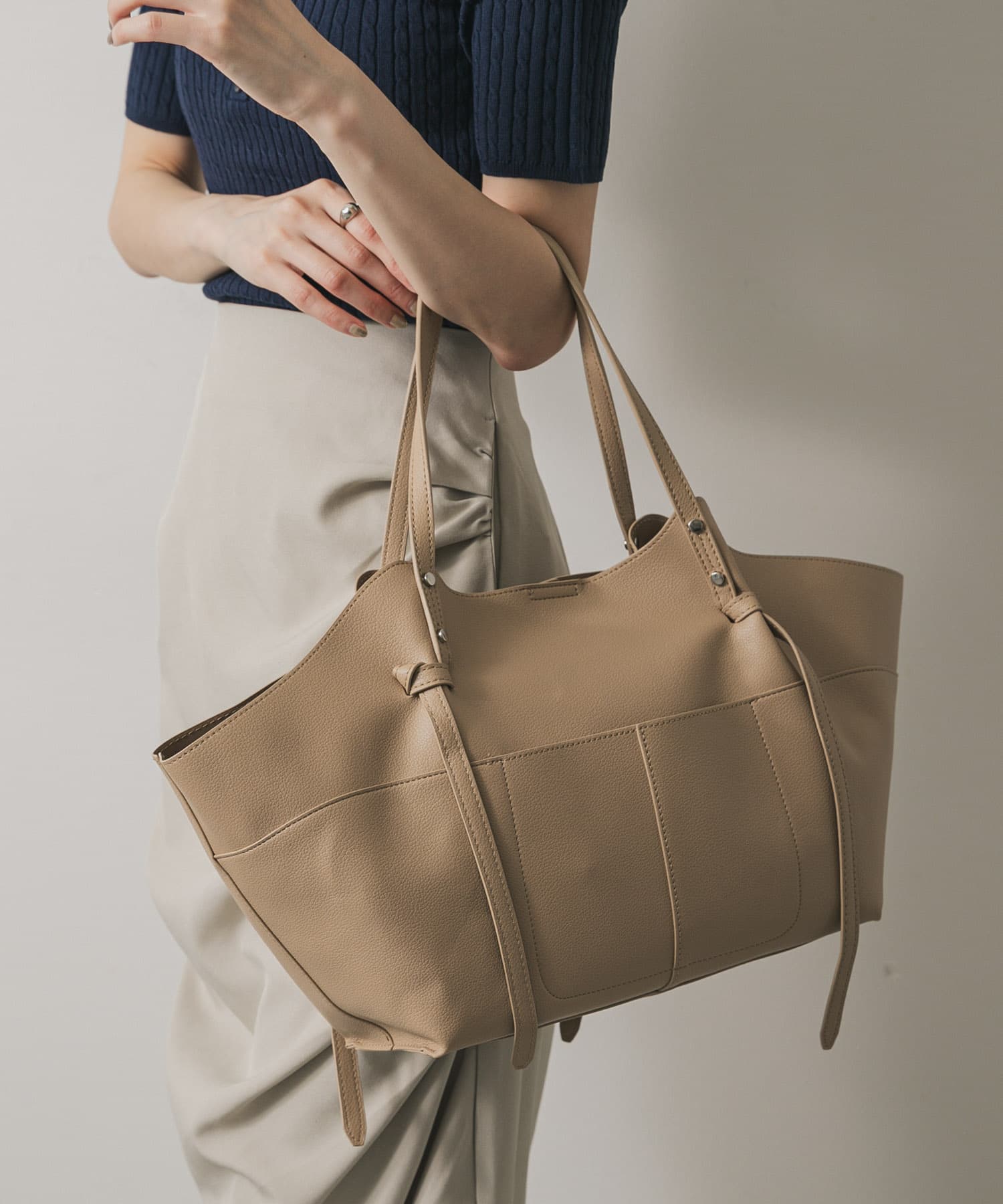 アウトポケットトートバッグ BEIGE one