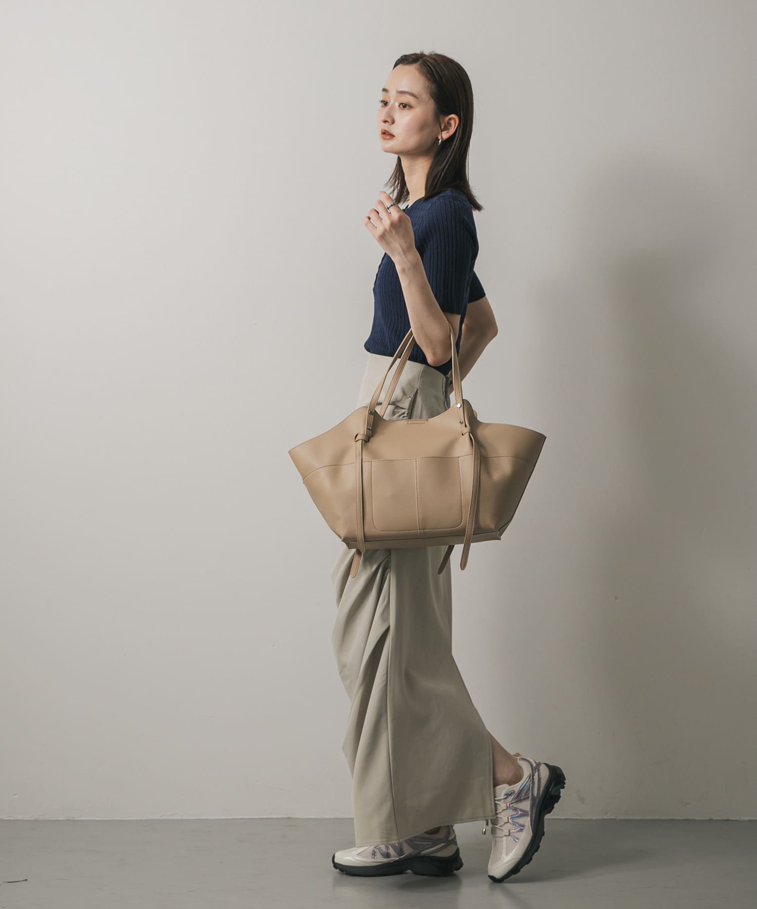 アウトポケットトートバッグ BEIGE one