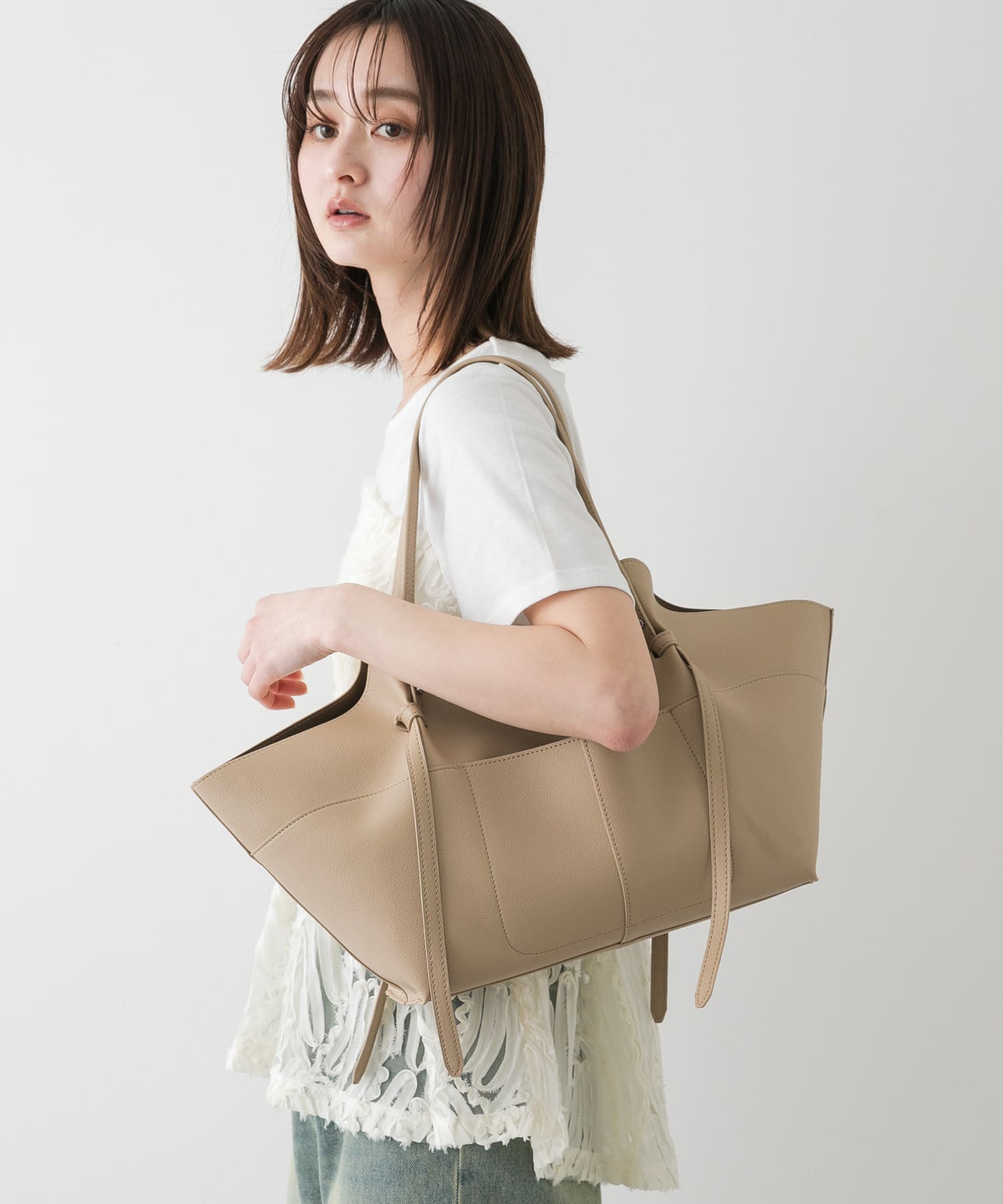 アウトポケットトートバッグ BEIGE one