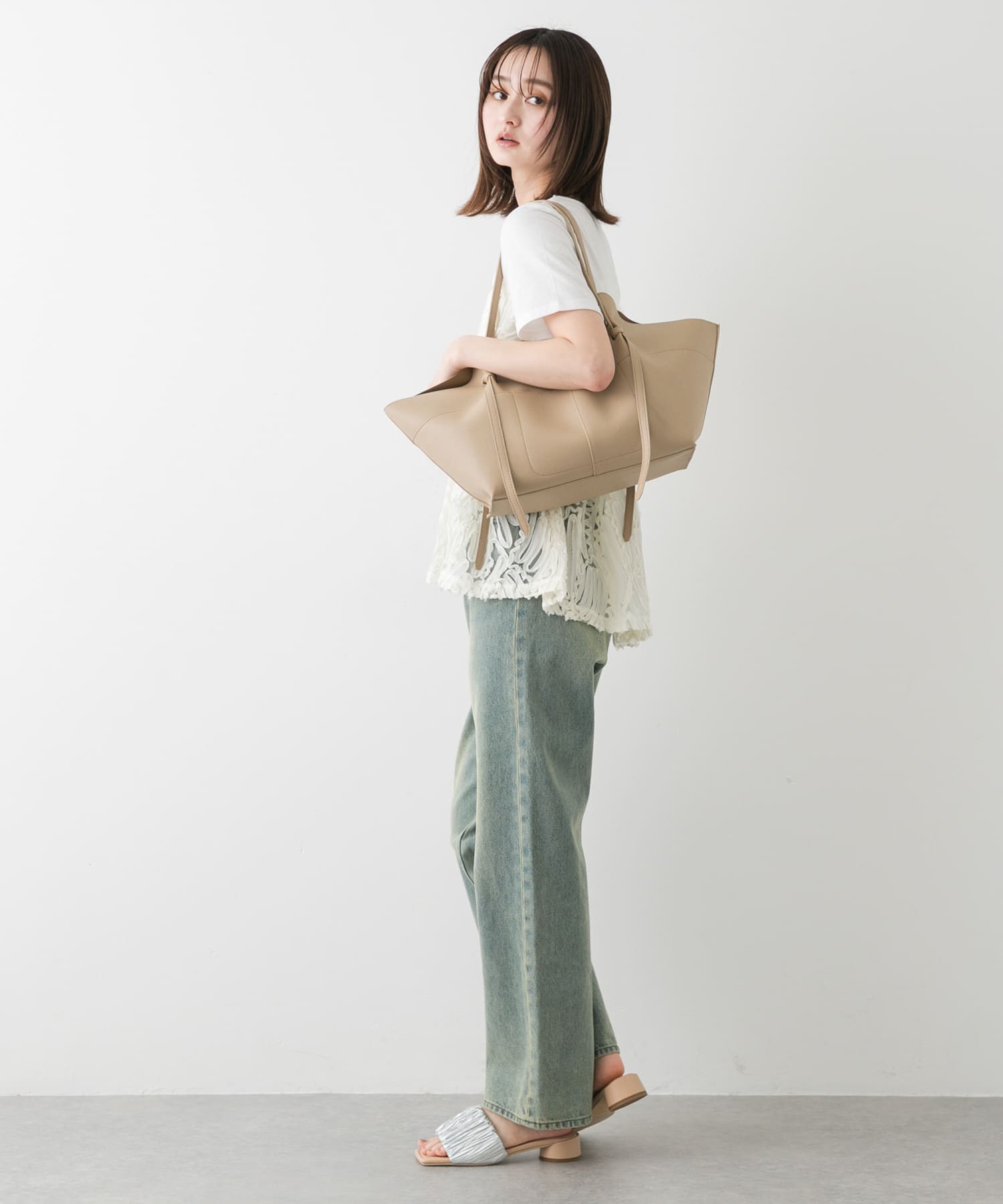 アウトポケットトートバッグ BEIGE one