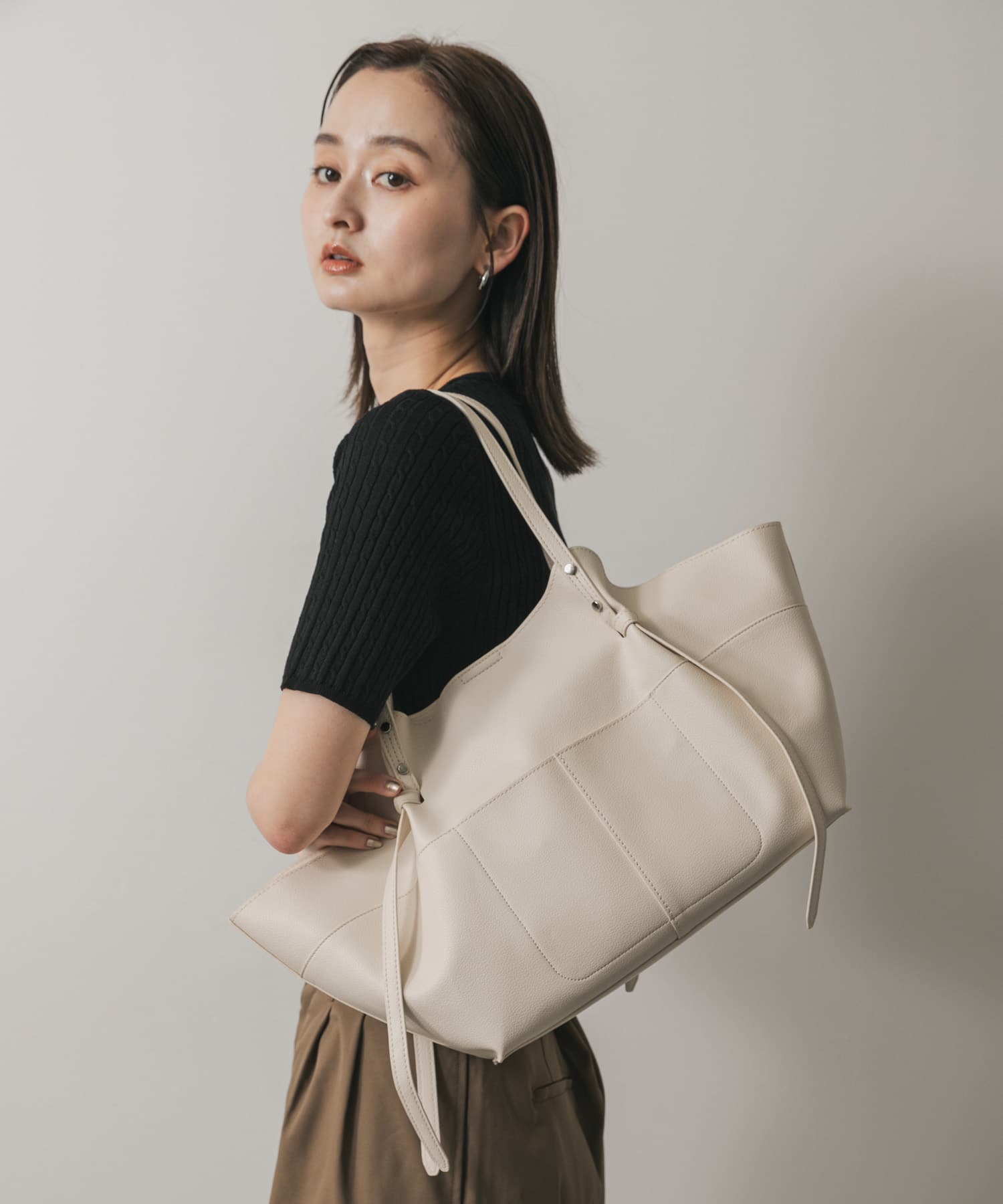 アウトポケットトートバッグ IVORY one