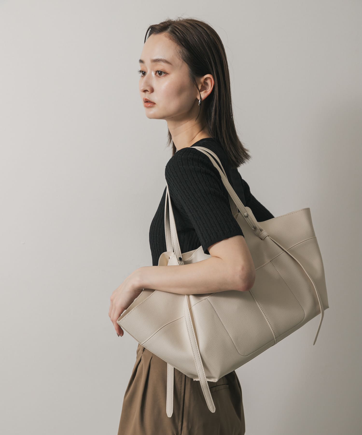 アウトポケットトートバッグ IVORY one
