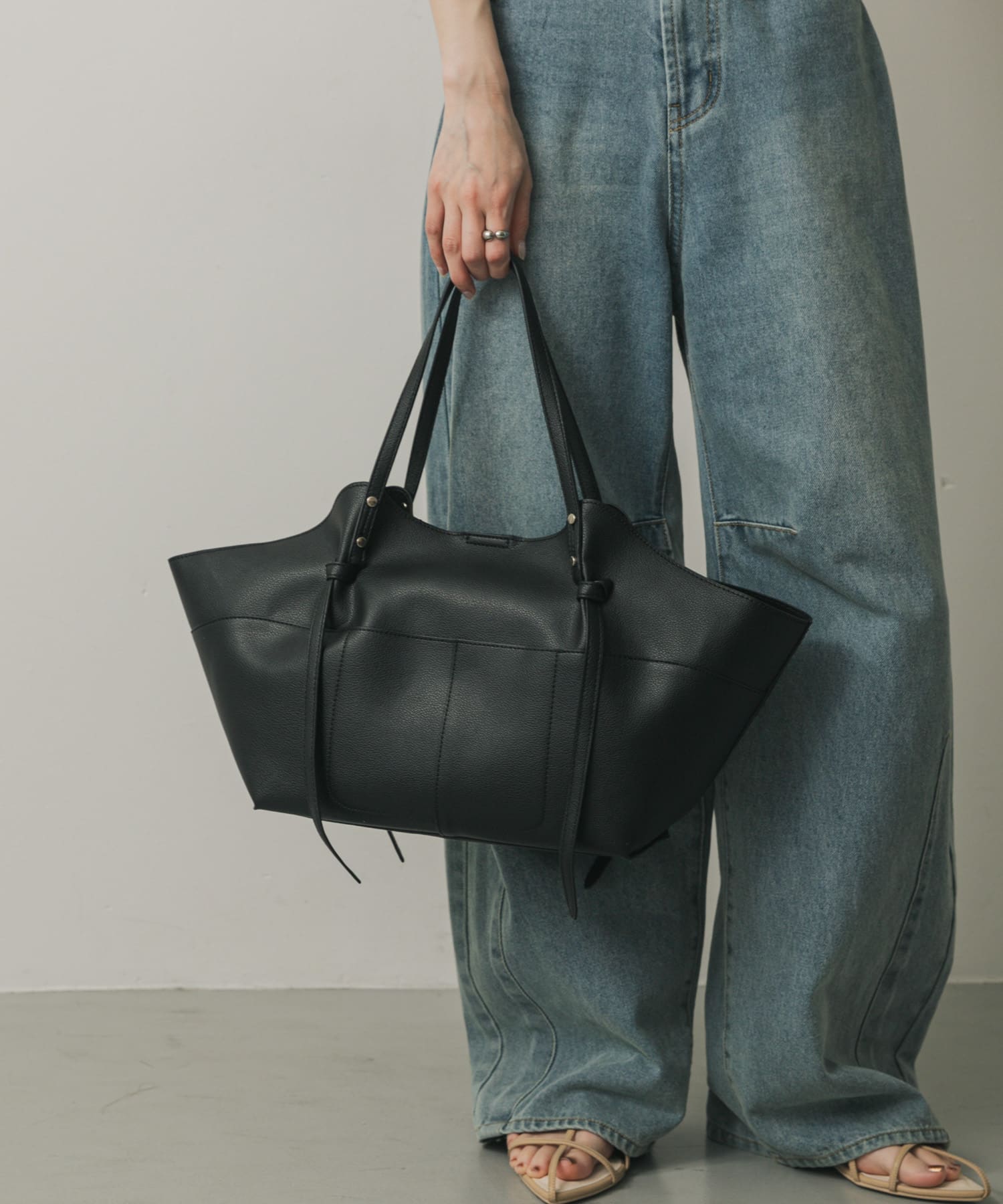 アウトポケットトートバッグ BLACK one