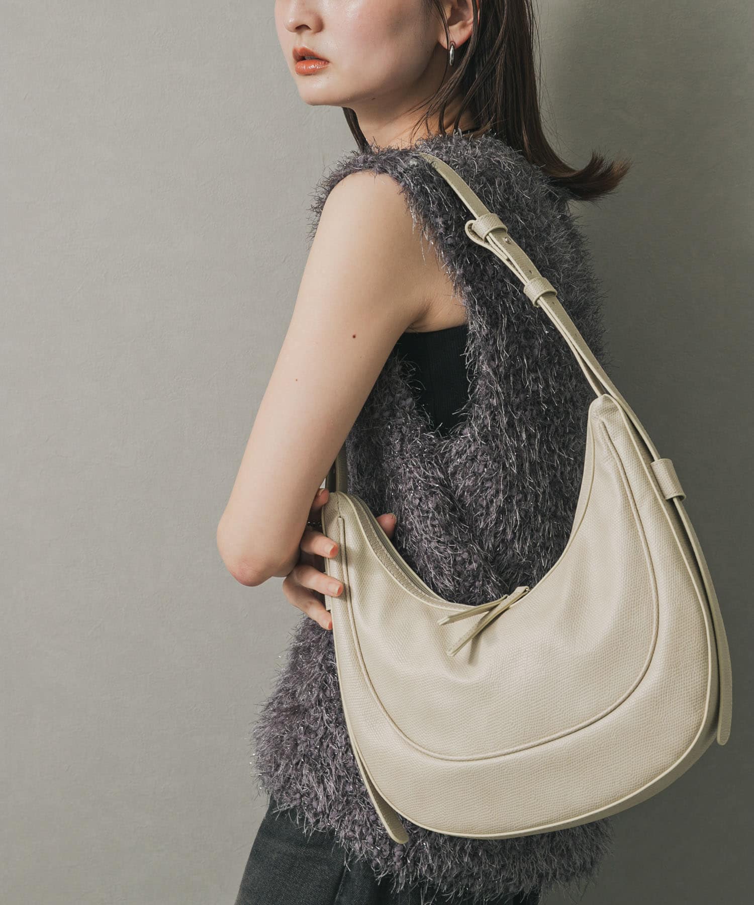 ハーフムーンバッグ BEIGE one