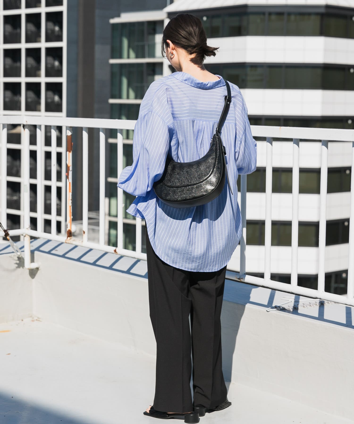 ハーフムーンバッグ BLACK one