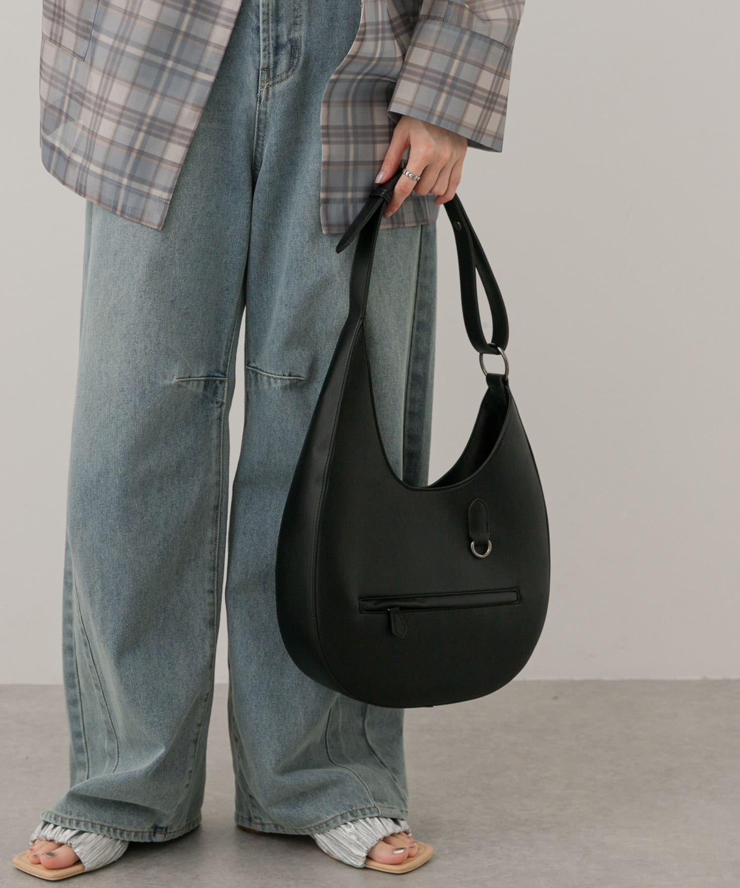ワンハンドルラウンドバッグ BLACK one