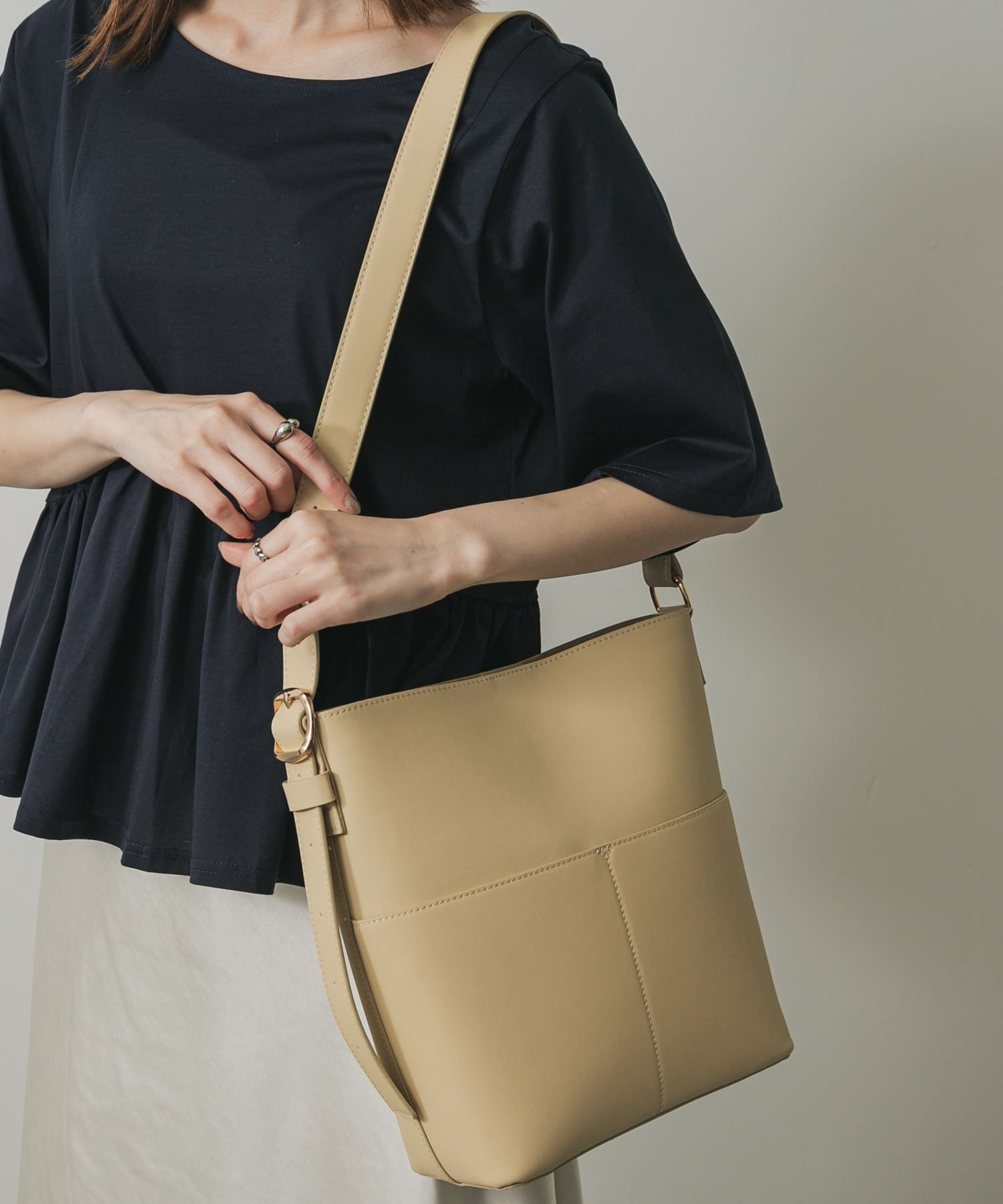 『防汚』アウトポケットショルダーバッグ BEIGE one