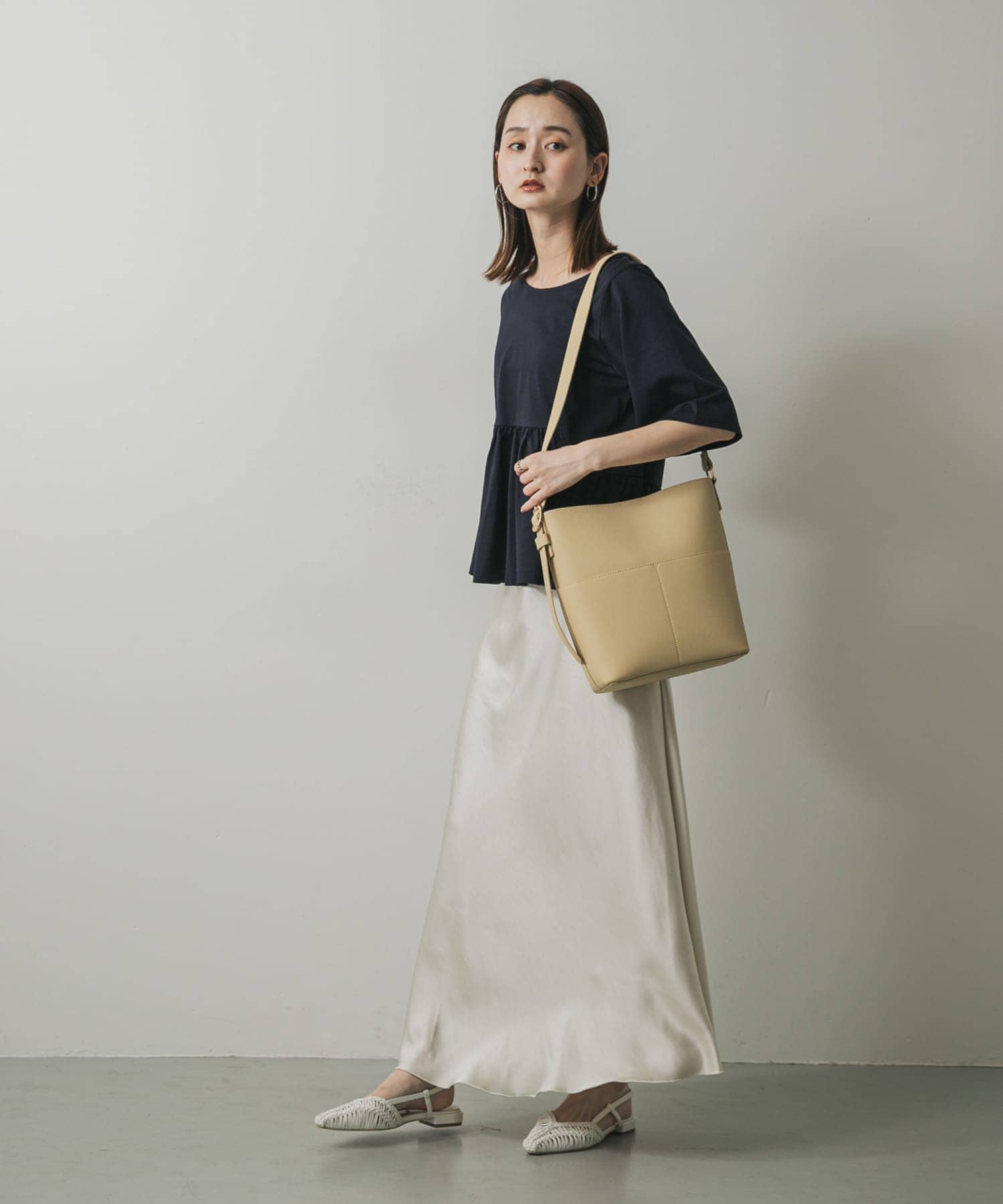 『防汚』アウトポケットショルダーバッグ BEIGE one