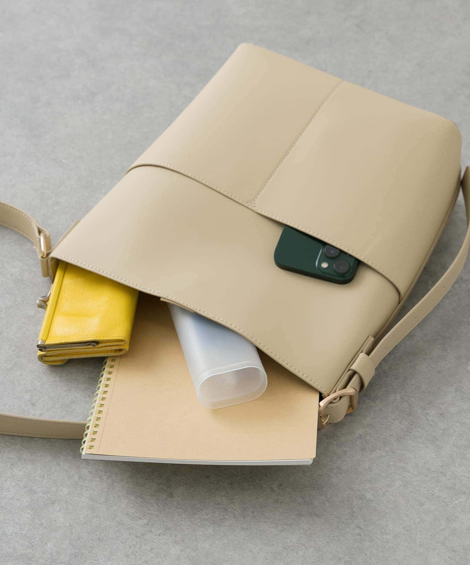 『防汚』アウトポケットショルダーバッグ BEIGE one
