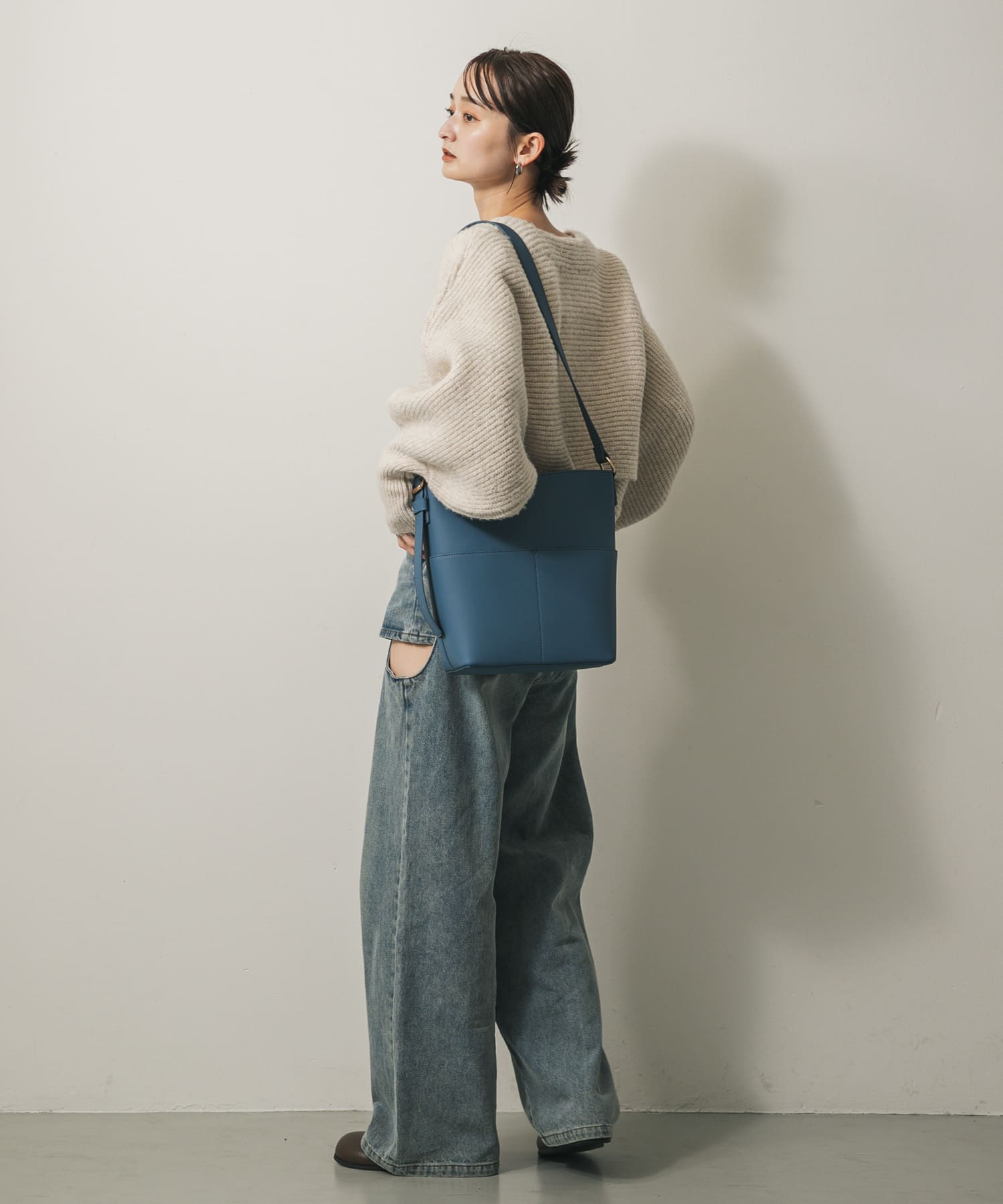 『防汚』アウトポケットショルダーバッグ BLUE one