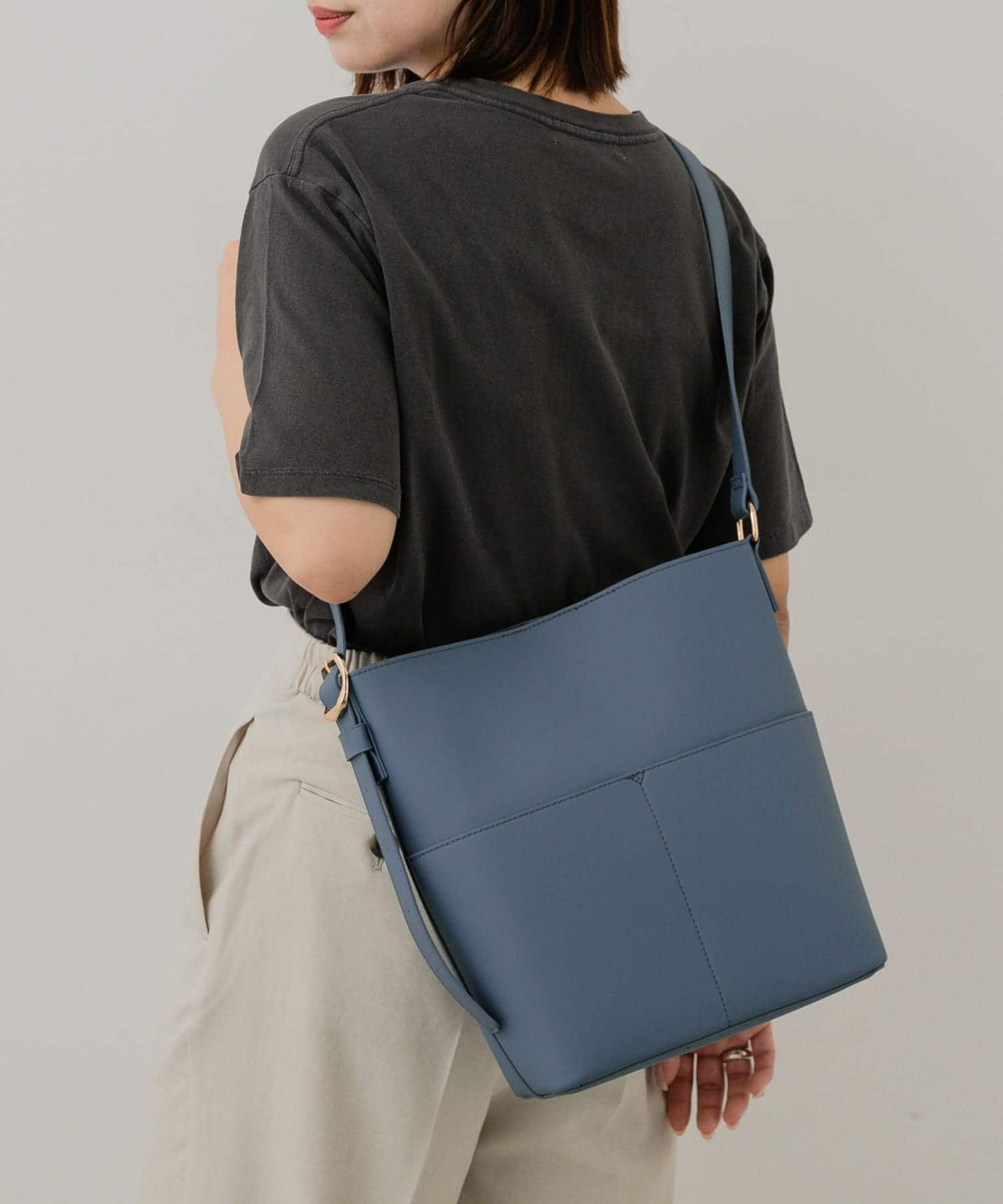 『防汚』アウトポケットショルダーバッグ BLUE one