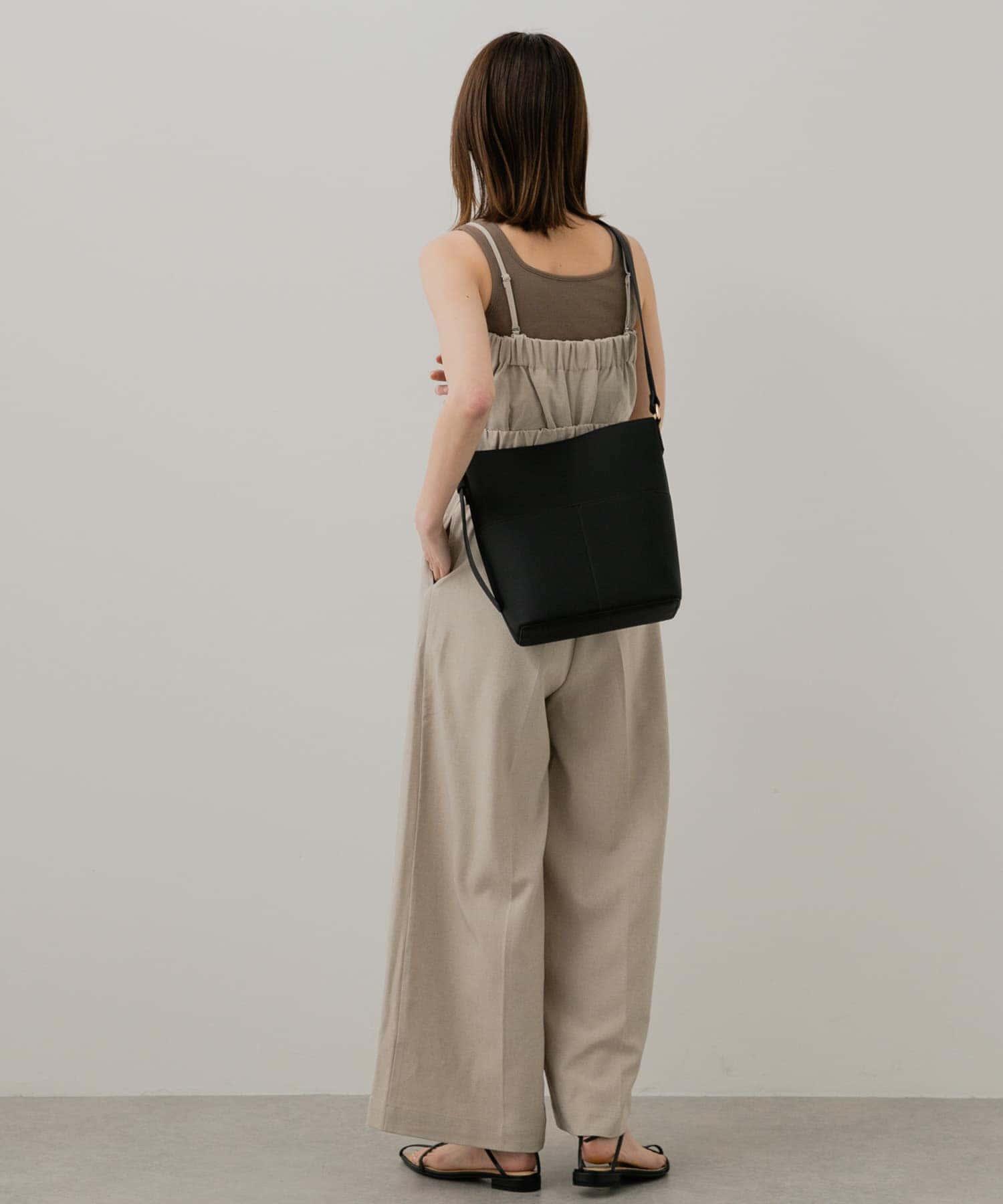 『防汚』アウトポケットショルダーバッグ BLACK one