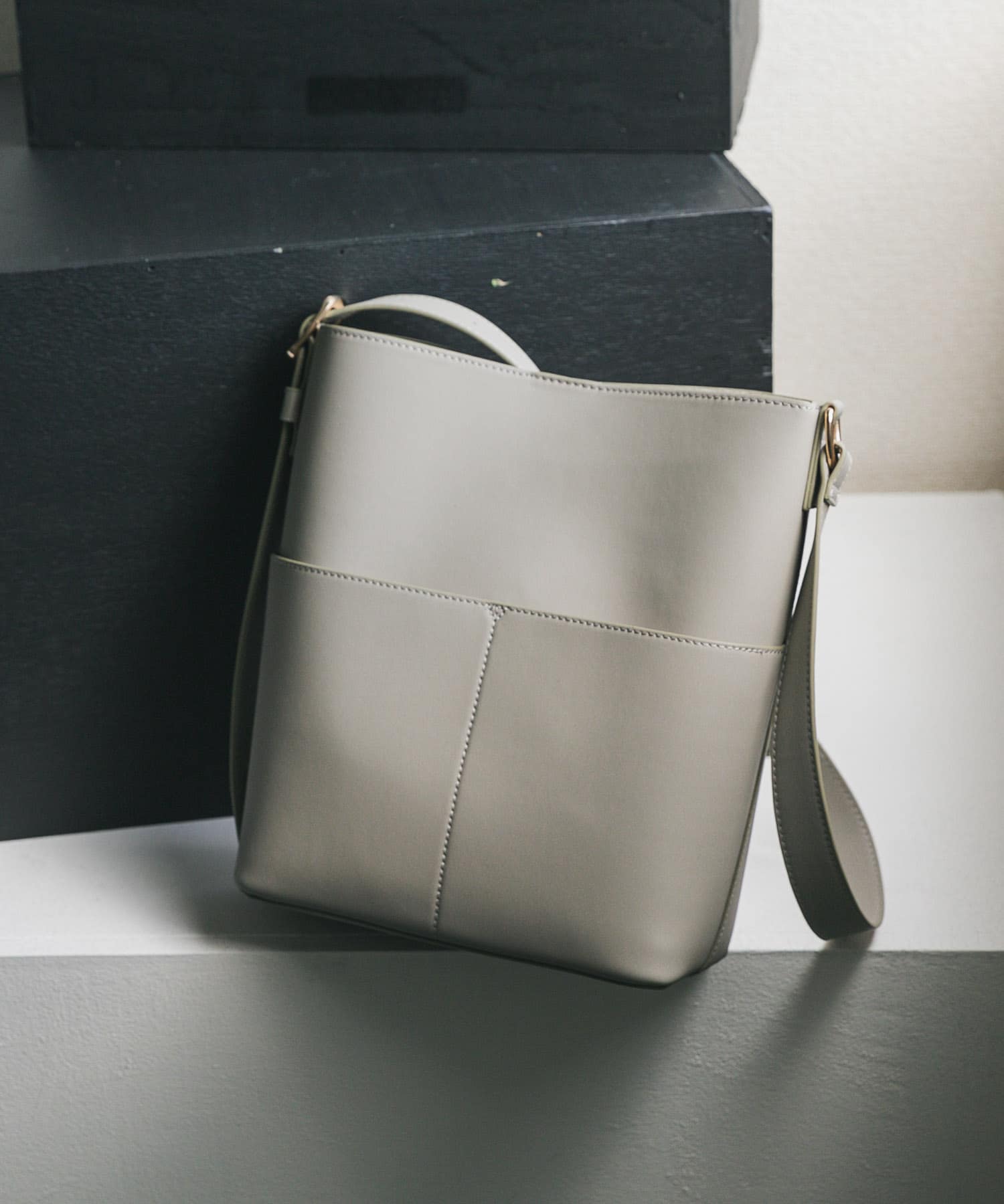 『防汚』アウトポケットショルダーバッグ L.GRAY one