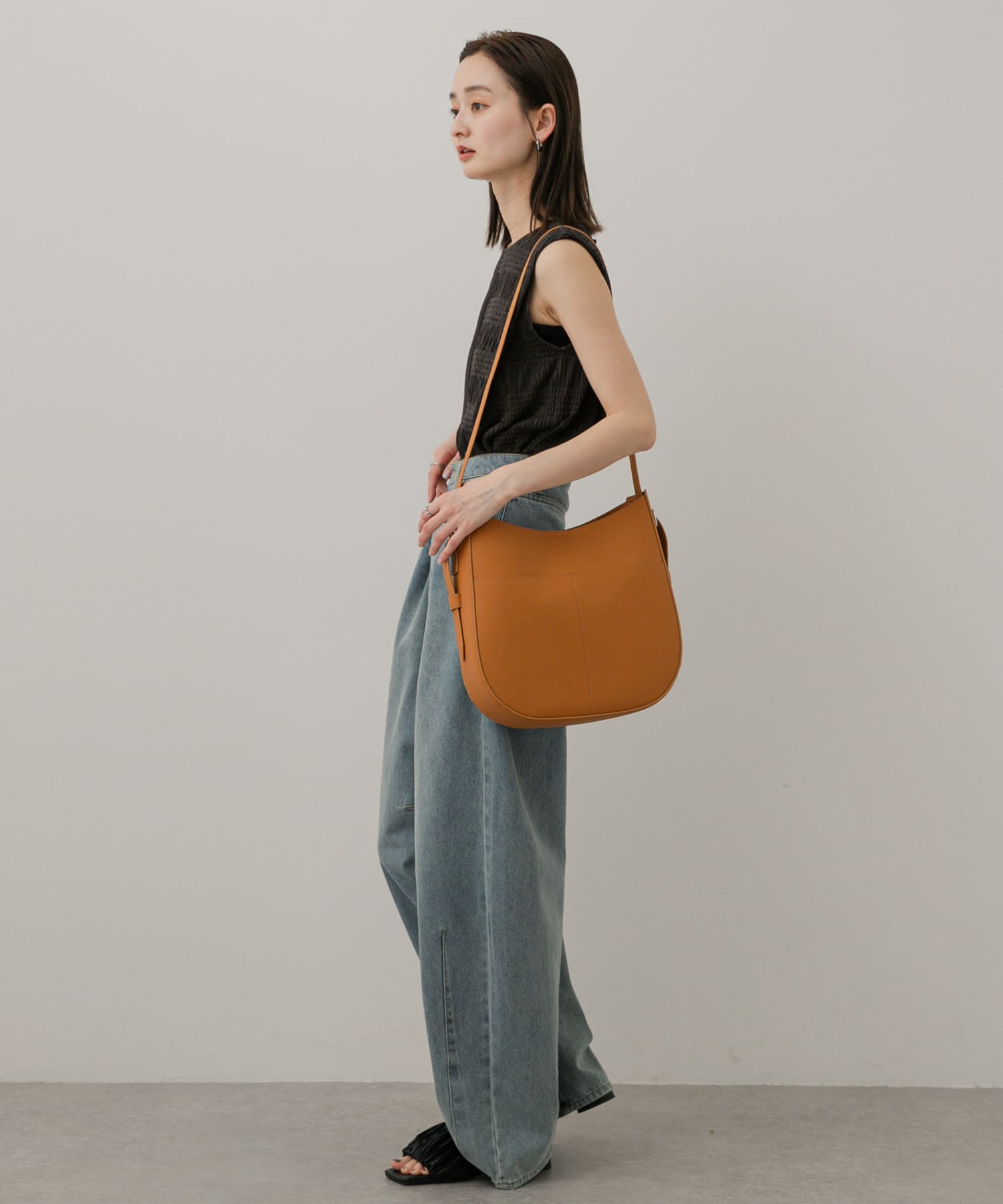 アウトポケットビッグショルダーバッグ BROWN one