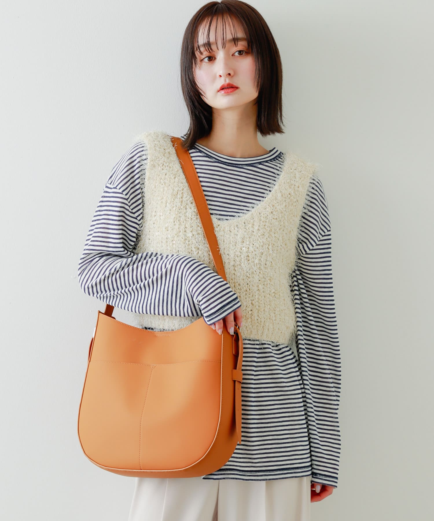 アウトポケットビッグショルダーバッグ BROWN one