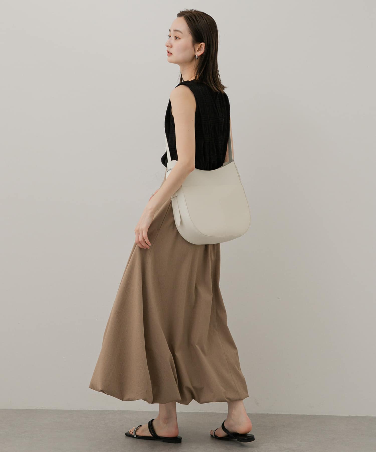 アウトポケットビッグショルダーバッグ IVORY one