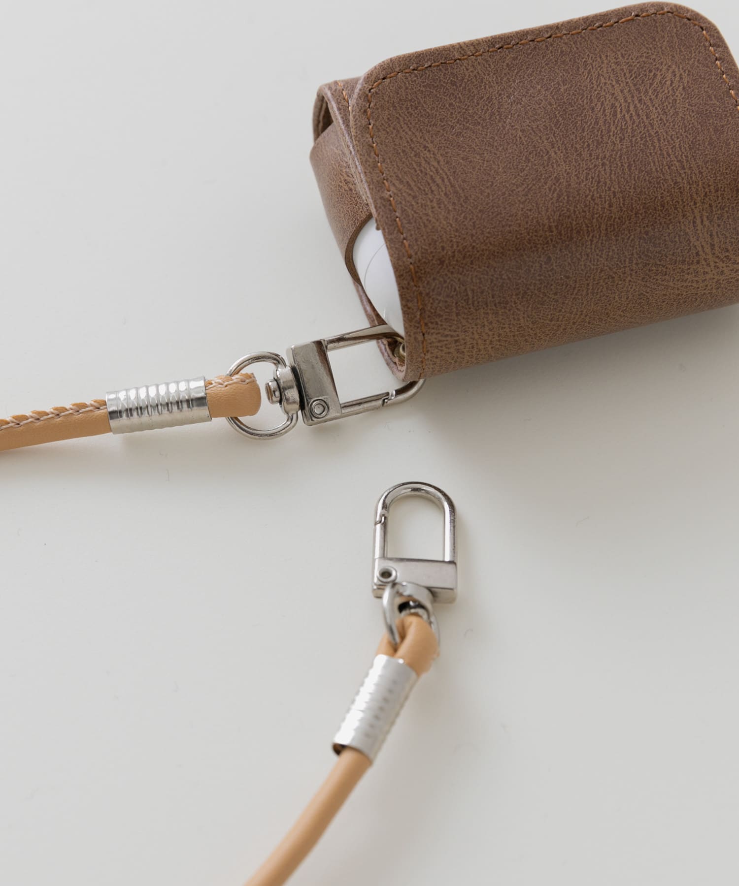 『WEB/一部店舗限定』イヤホンケース BROWN one