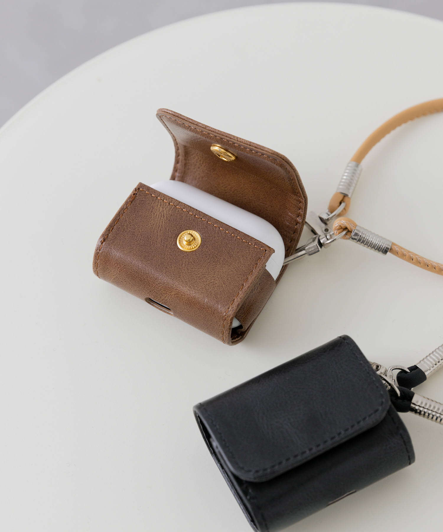 『WEB/一部店舗限定』イヤホンケース BROWN one