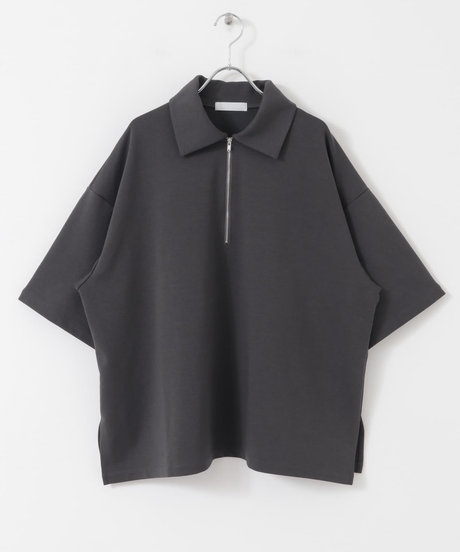 『ユニセックス』ダンボールポンチハーフジップショートスリーブTシャツ CHARCOAL M