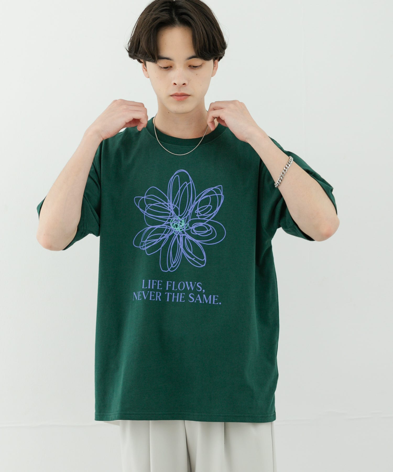 フラワーアートグラフィックショートスリーブTシャツ