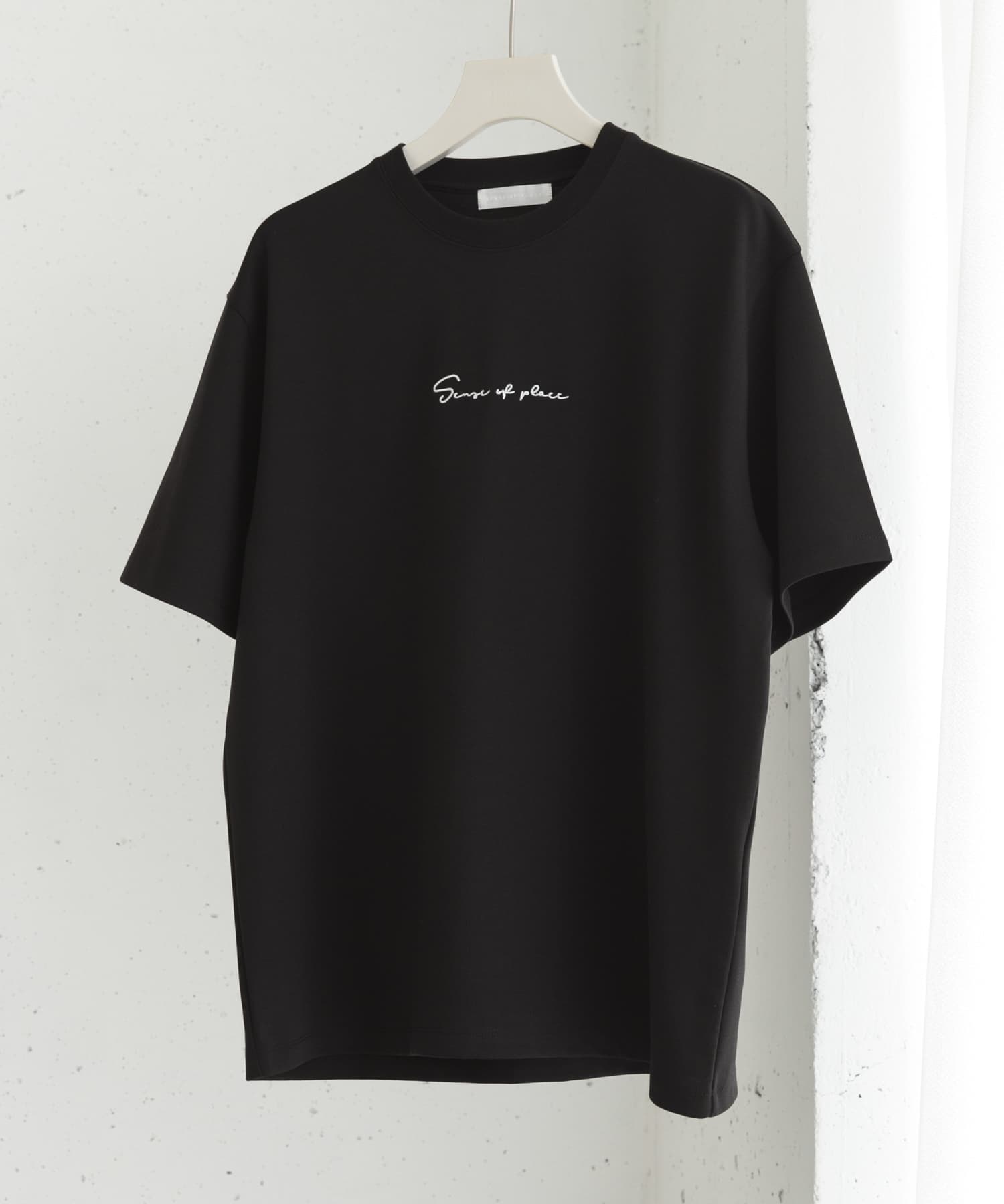 『ユニセックス』シシュウポンチショートスリーブTシャツ BLK×WHT M