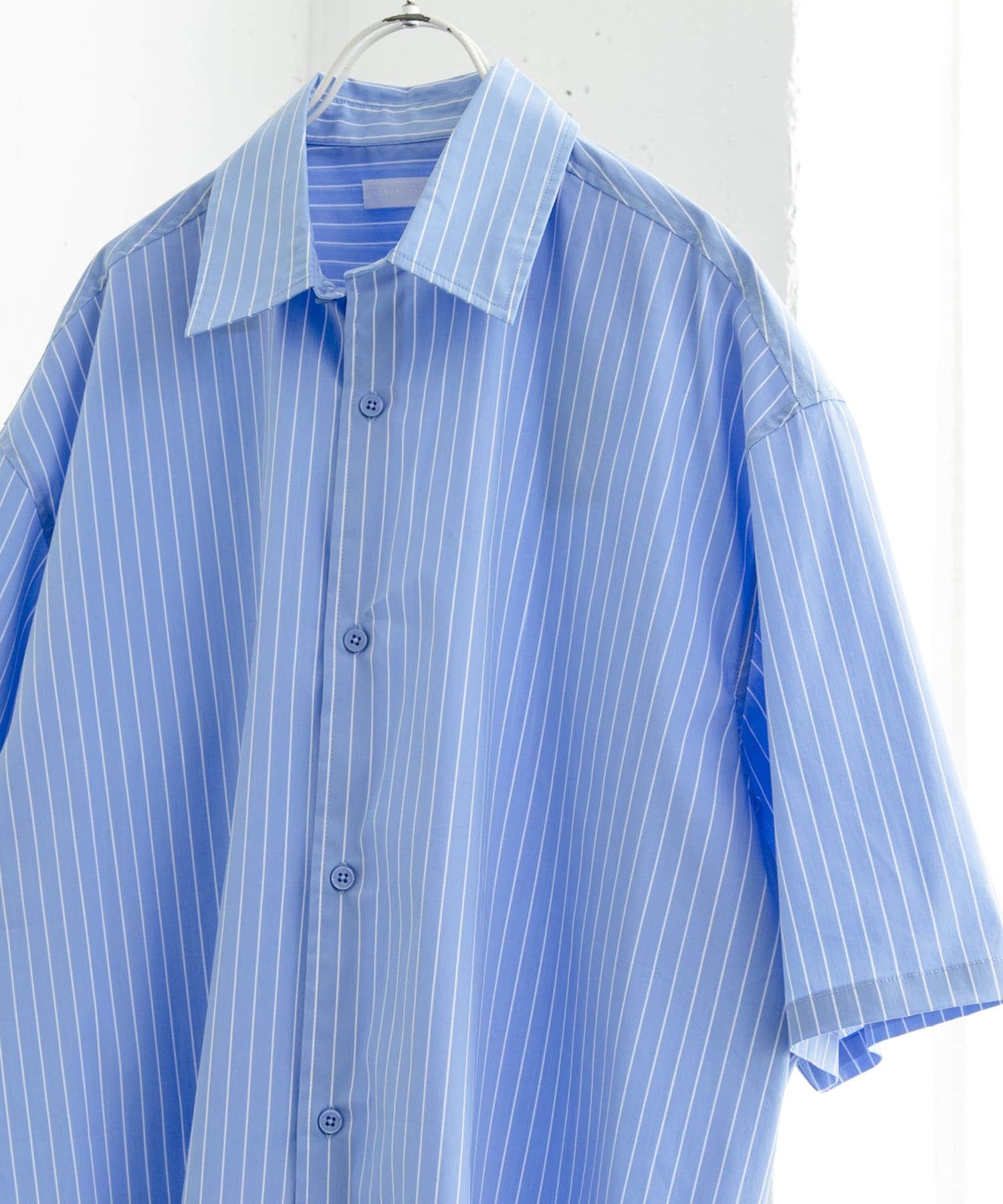 『ユニセックス』ストライプレギュラーカラールーズショートスリーブシャツ BLUE L