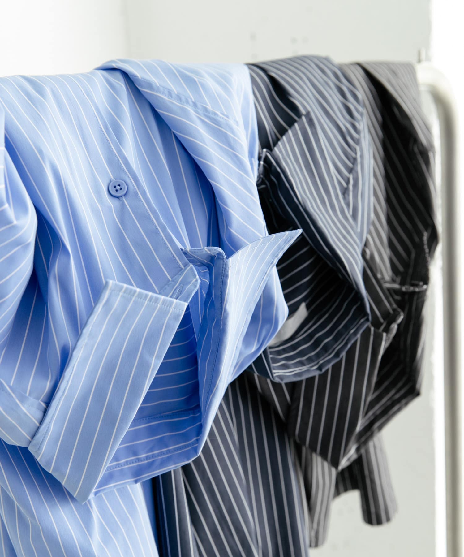 『ユニセックス』ストライプレギュラーカラールーズショートスリーブシャツ BLUE L