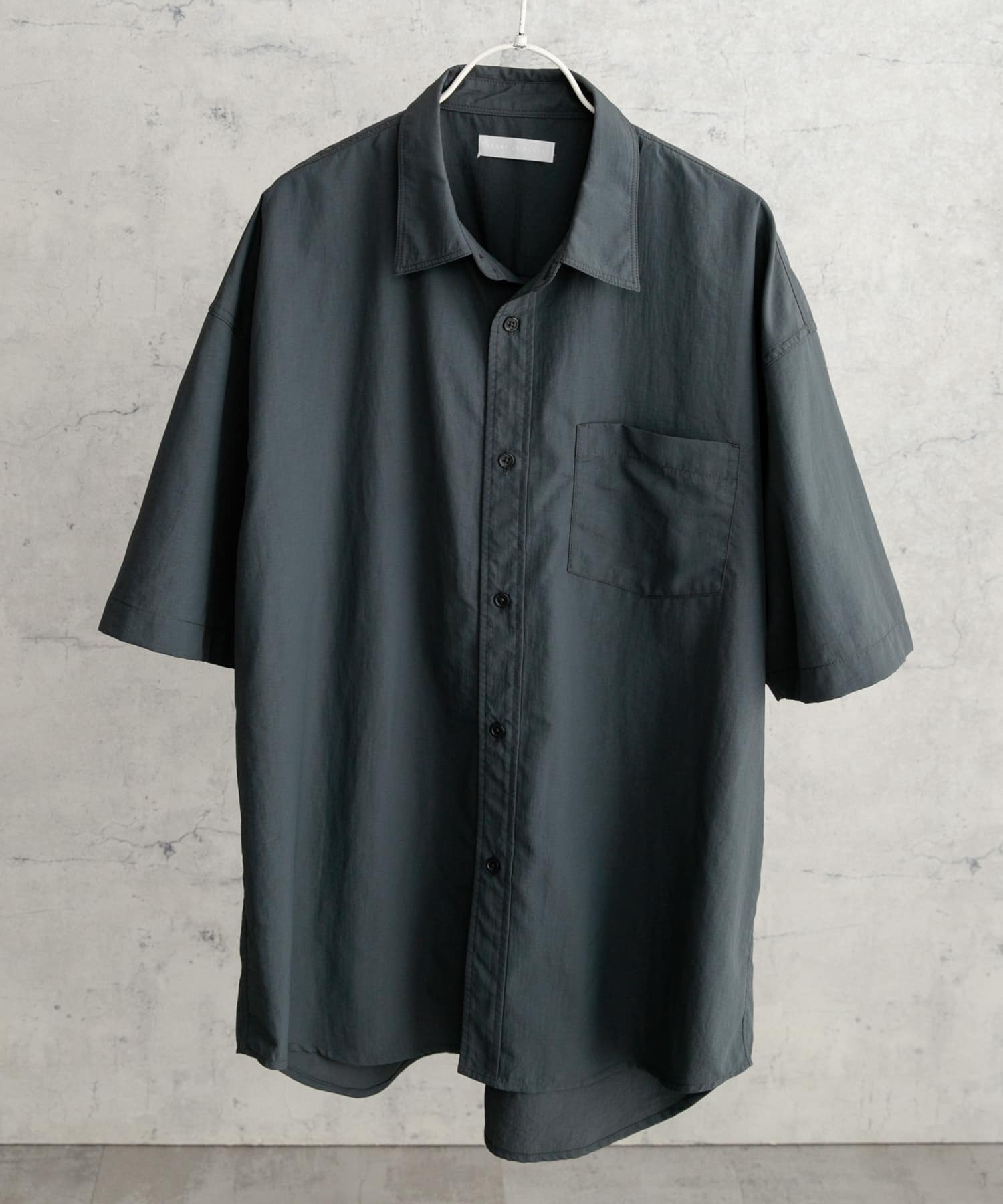 ナイロンレギュラーカラールーズショートスリーブシャツ GRAY L