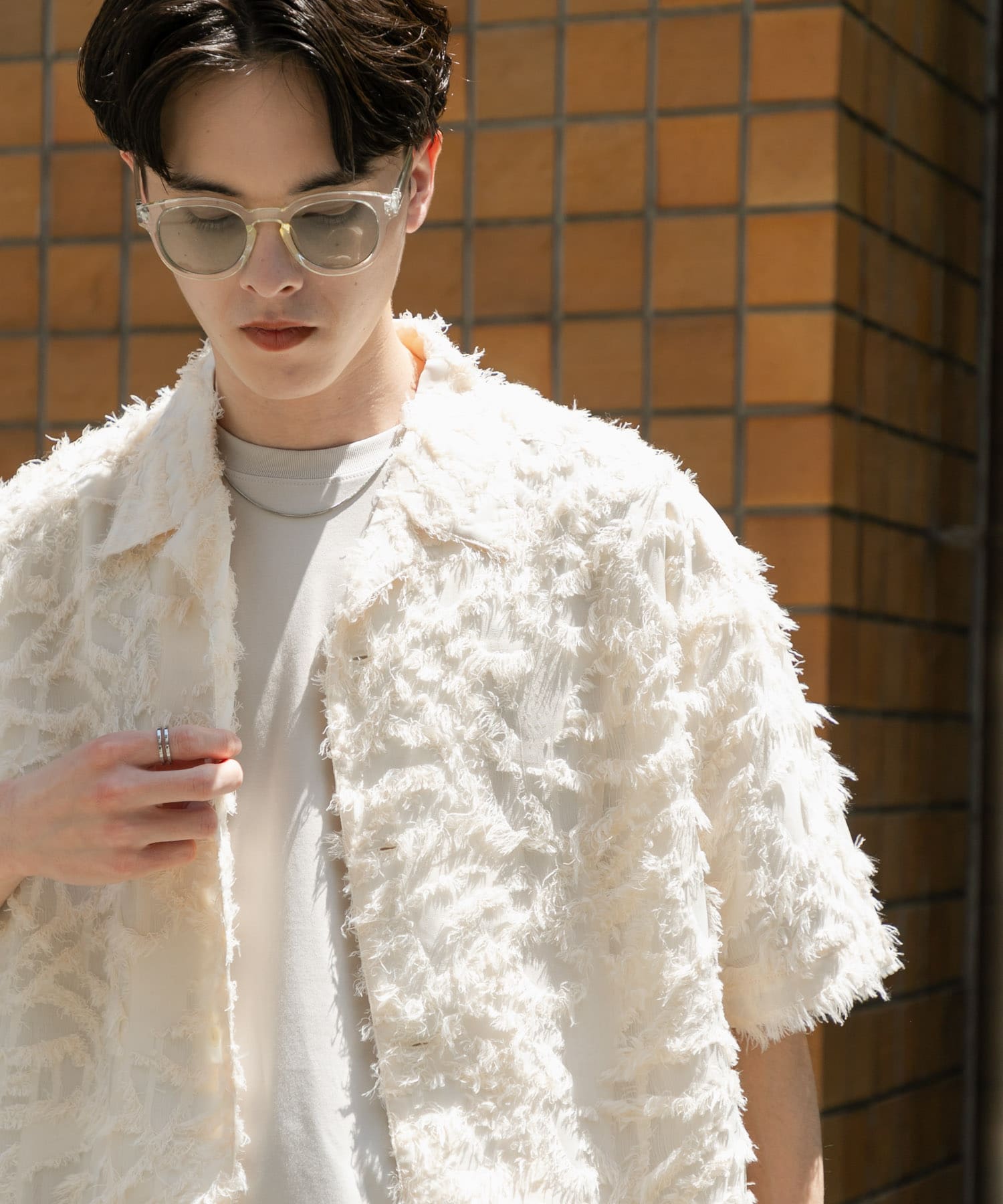 OFF WHITE
