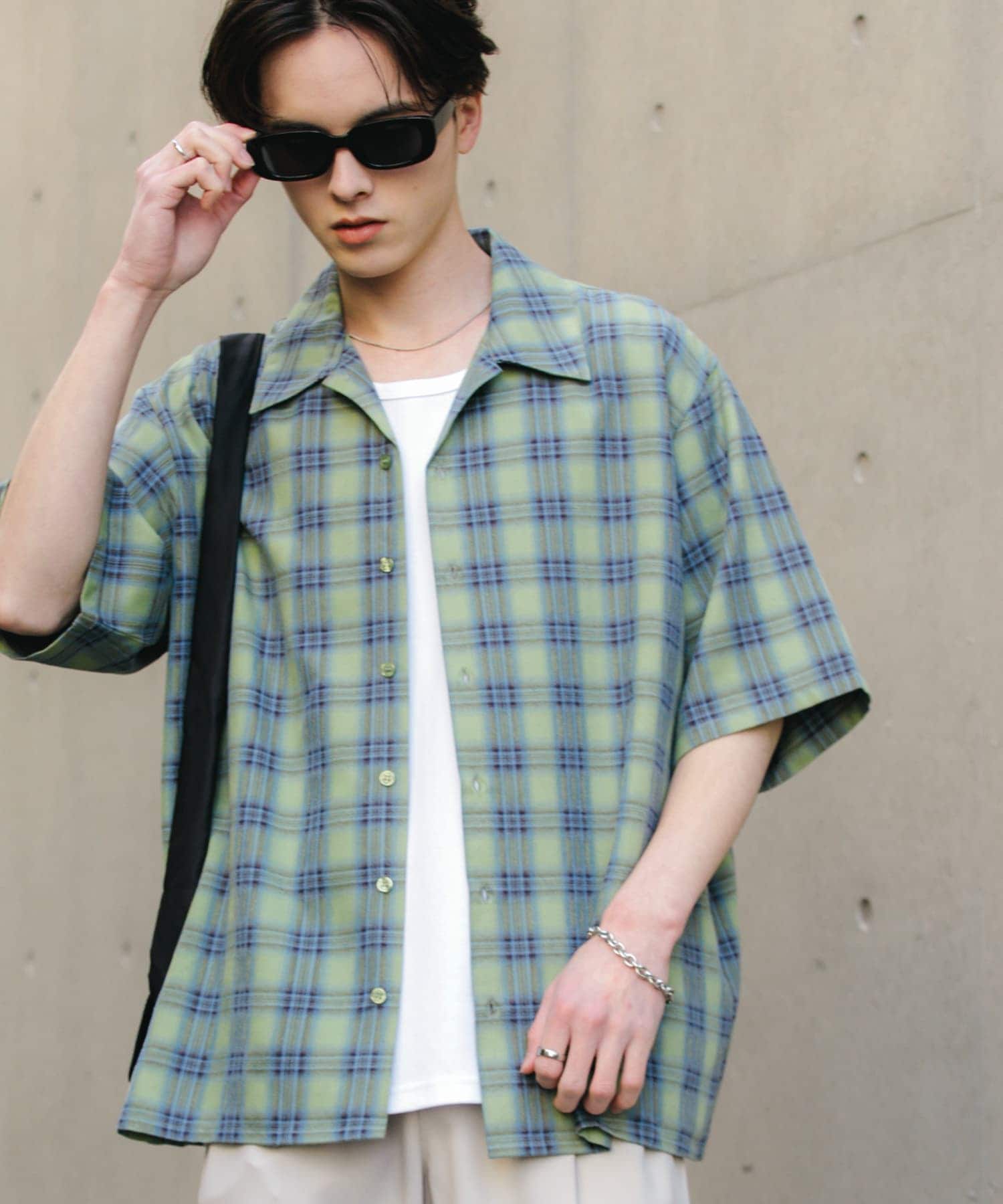 GREEN