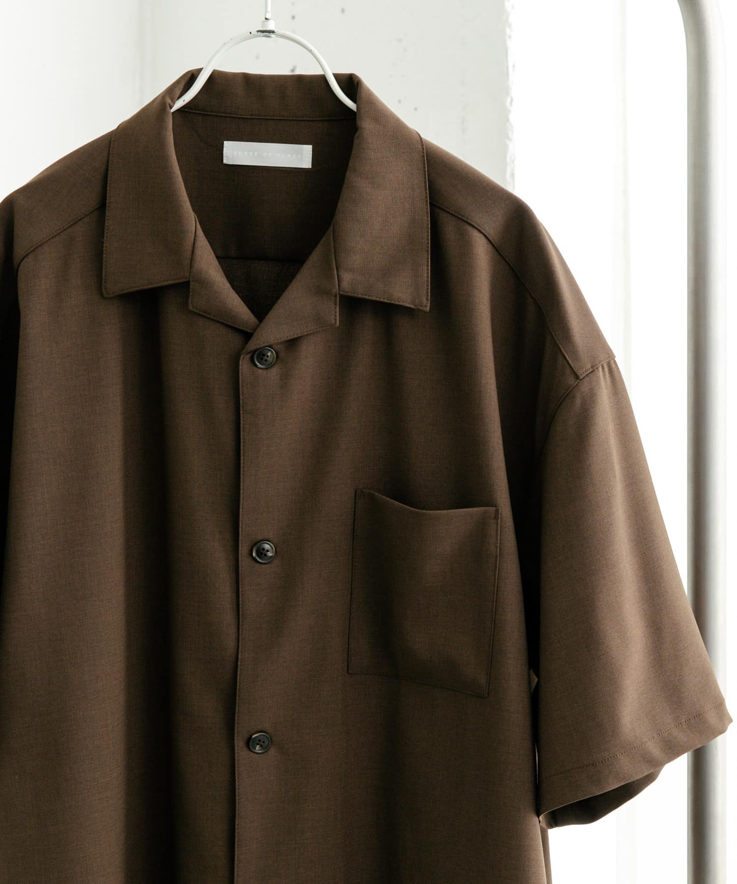 『ユニセックス』オープンカラールーズショートスリーブシャツ BROWN L