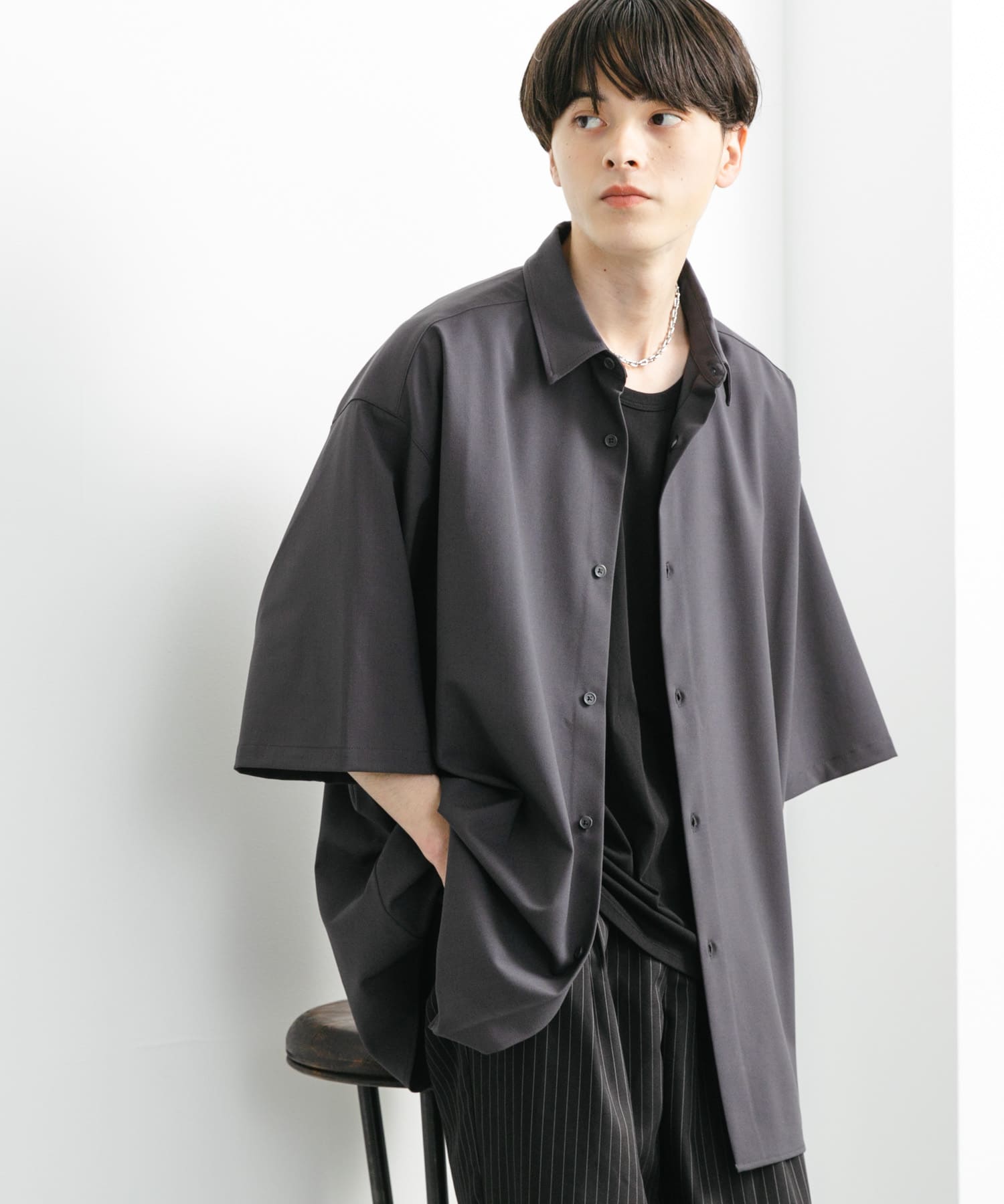 『ユニセックス』『イージーケア』エクストラルーズショートスリーブシャツ