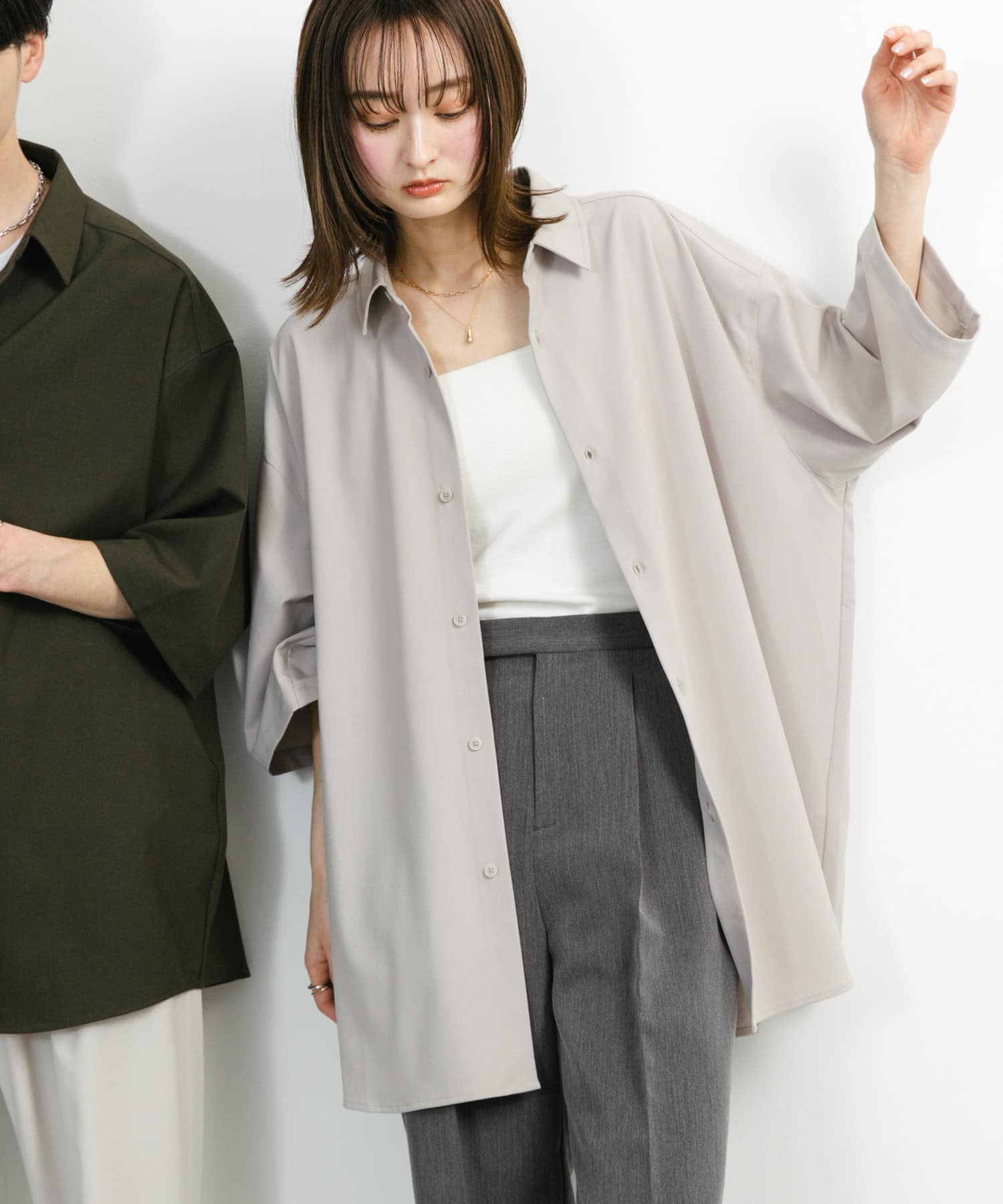 『ユニセックス』『イージーケア』エクストラルーズショートスリーブシャツ