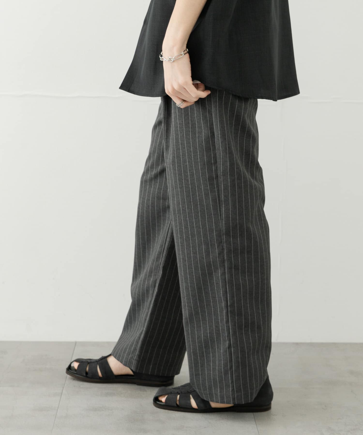 『セットアップ対応』『イージーケア/速乾』リネンライクピンストライプワイドスラックス